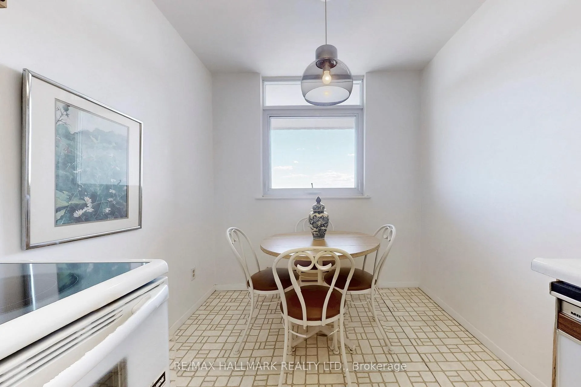 Photo 11 of Unit 1107, 7811 Yonge Street, Markham, Thornhill — HOMEH