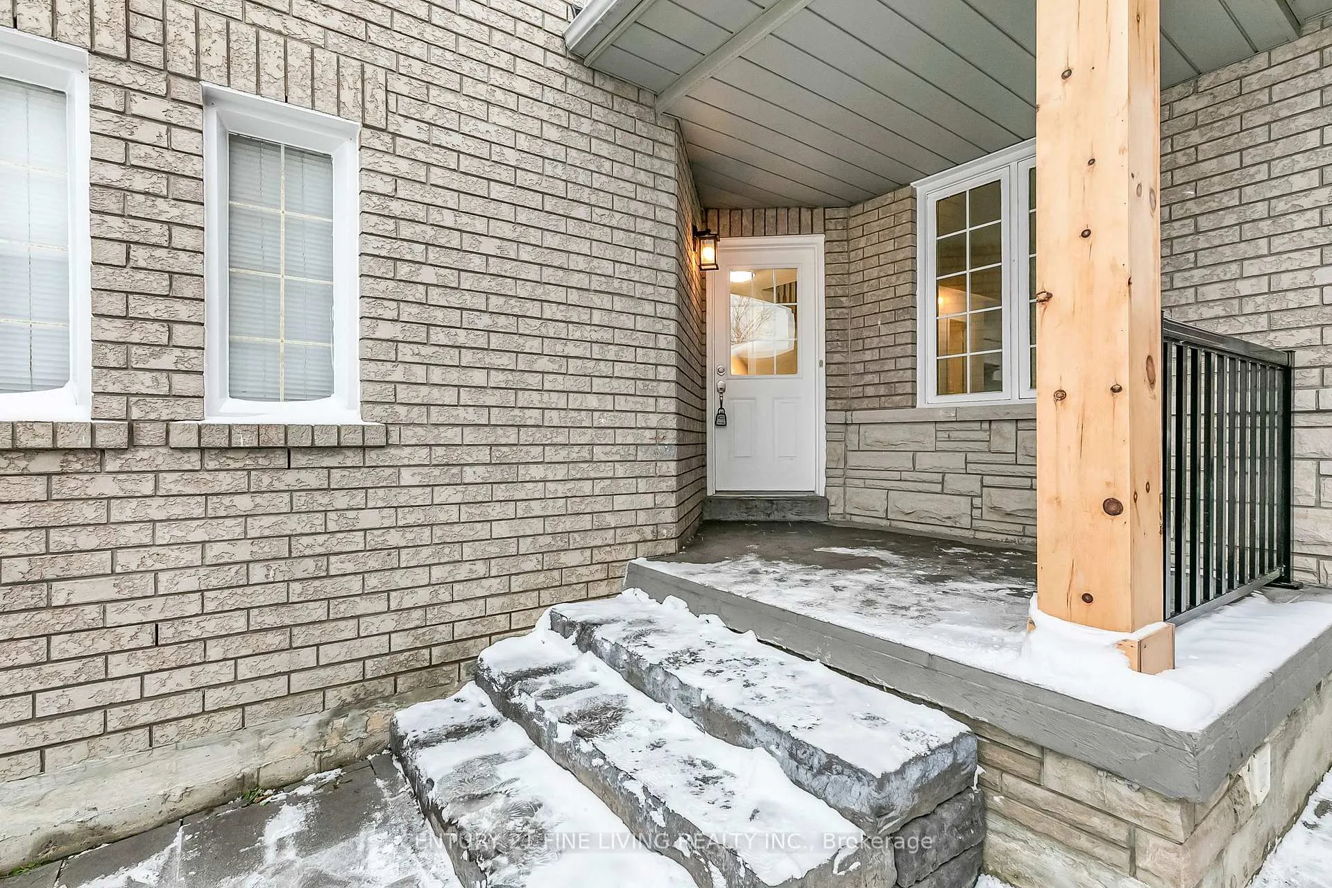 Photo 3 of 17 Wakely Boulevard, Caledon, Bolton West — HOMEH