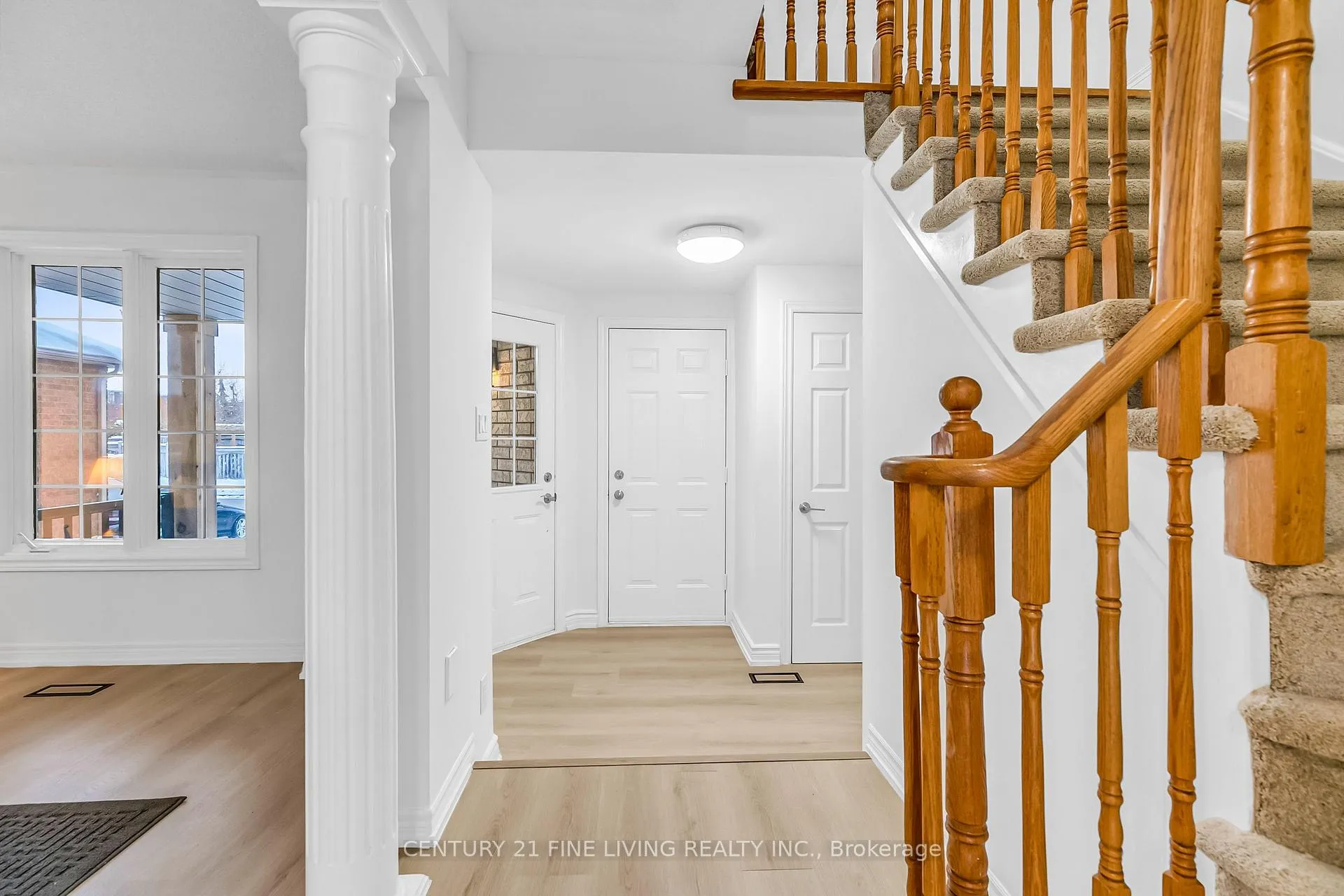 Photo 5 of 17 Wakely Boulevard, Caledon, Bolton West — HOMEH