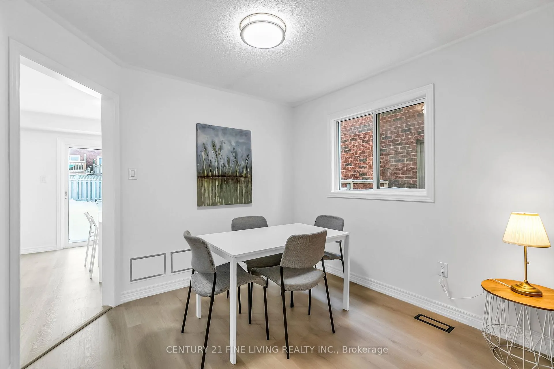 Photo 10 of 17 Wakely Boulevard, Caledon, Bolton West — HOMEH