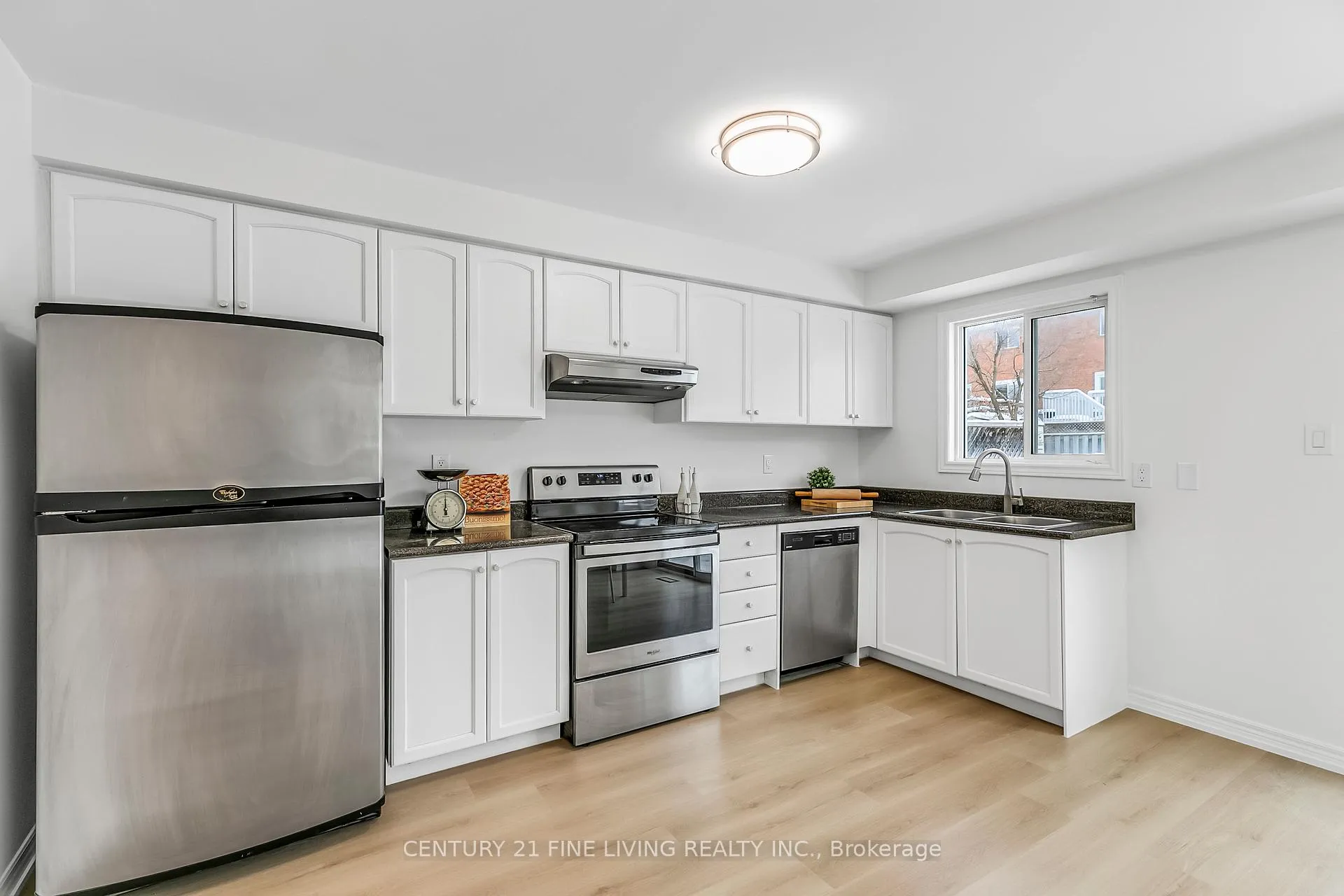 Photo 14 of 17 Wakely Boulevard, Caledon, Bolton West — HOMEH