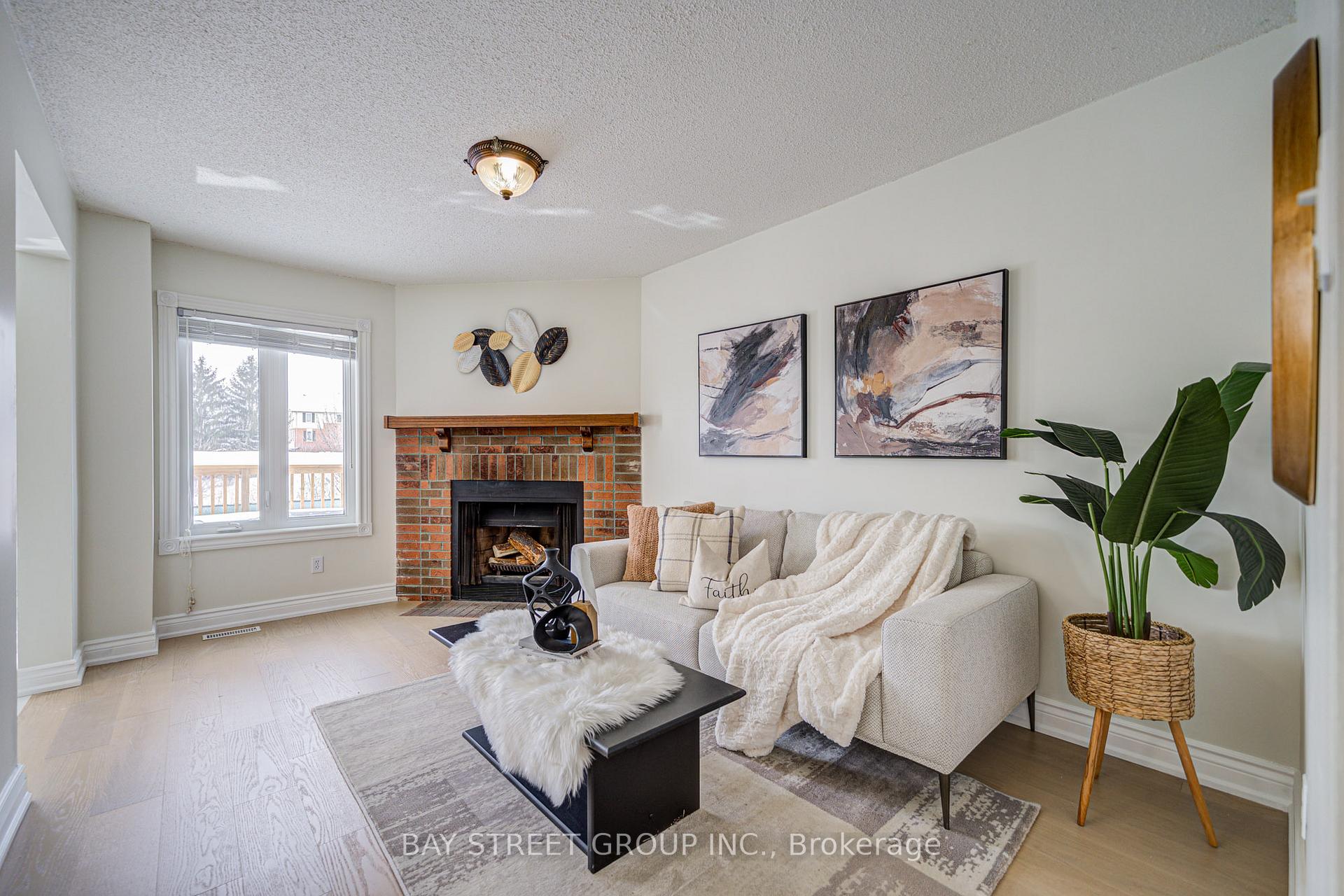 Photo 5 of 60 Noake Crescent, Ajax, Central — HOMEH