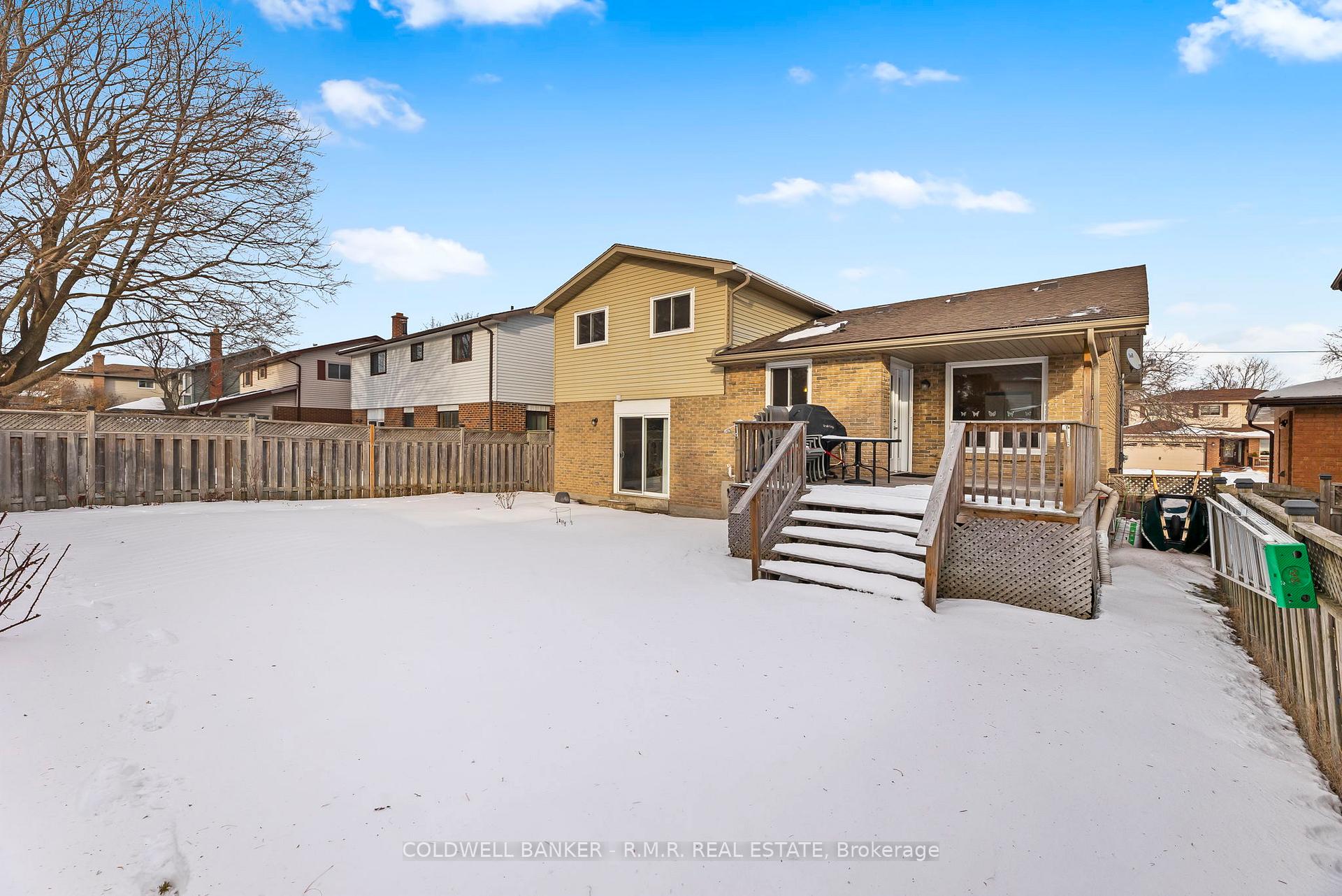 Photo 11 of 151 Armour Court, Cobourg — HOMEH