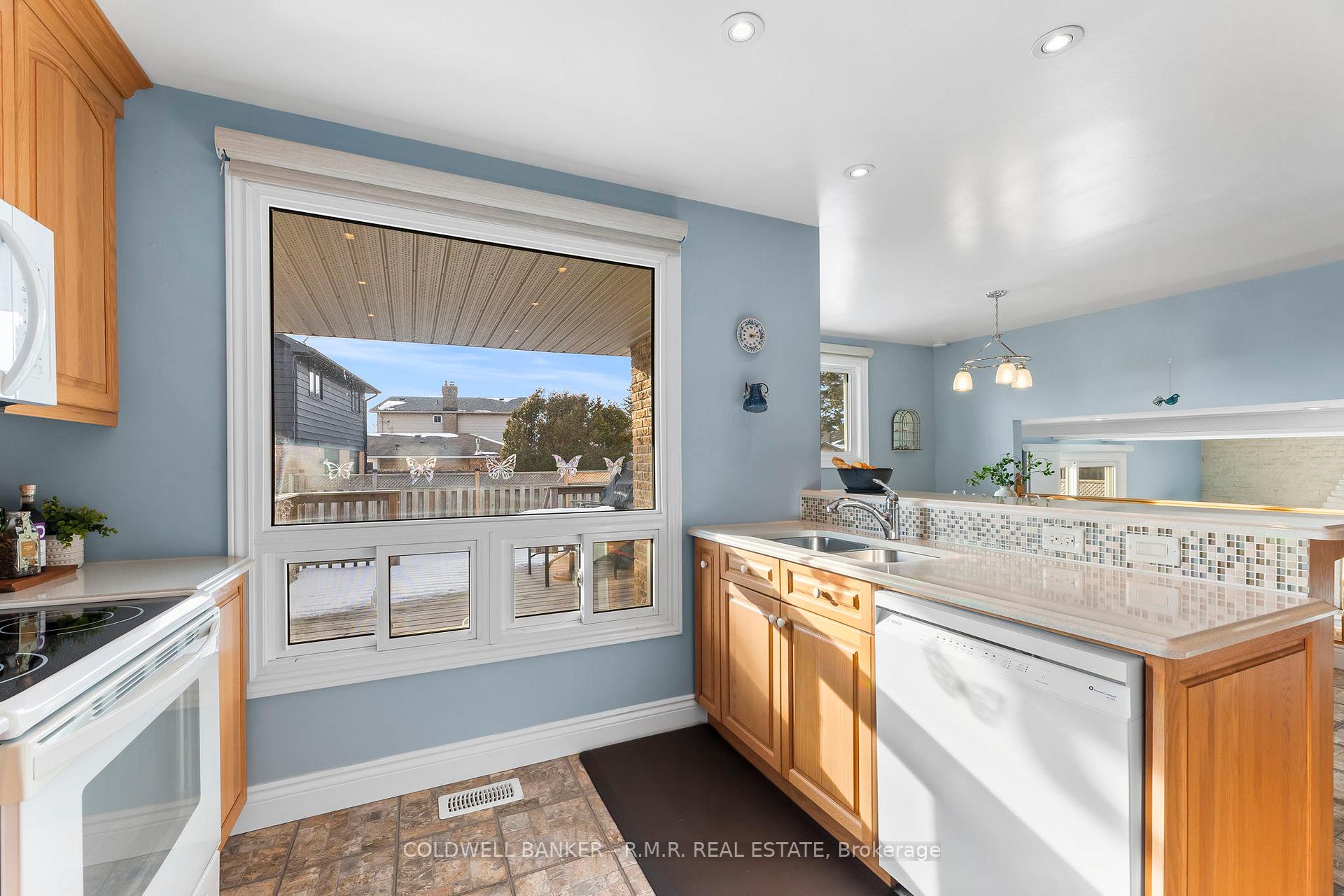 Photo 23 of 151 Armour Court, Cobourg — HOMEH