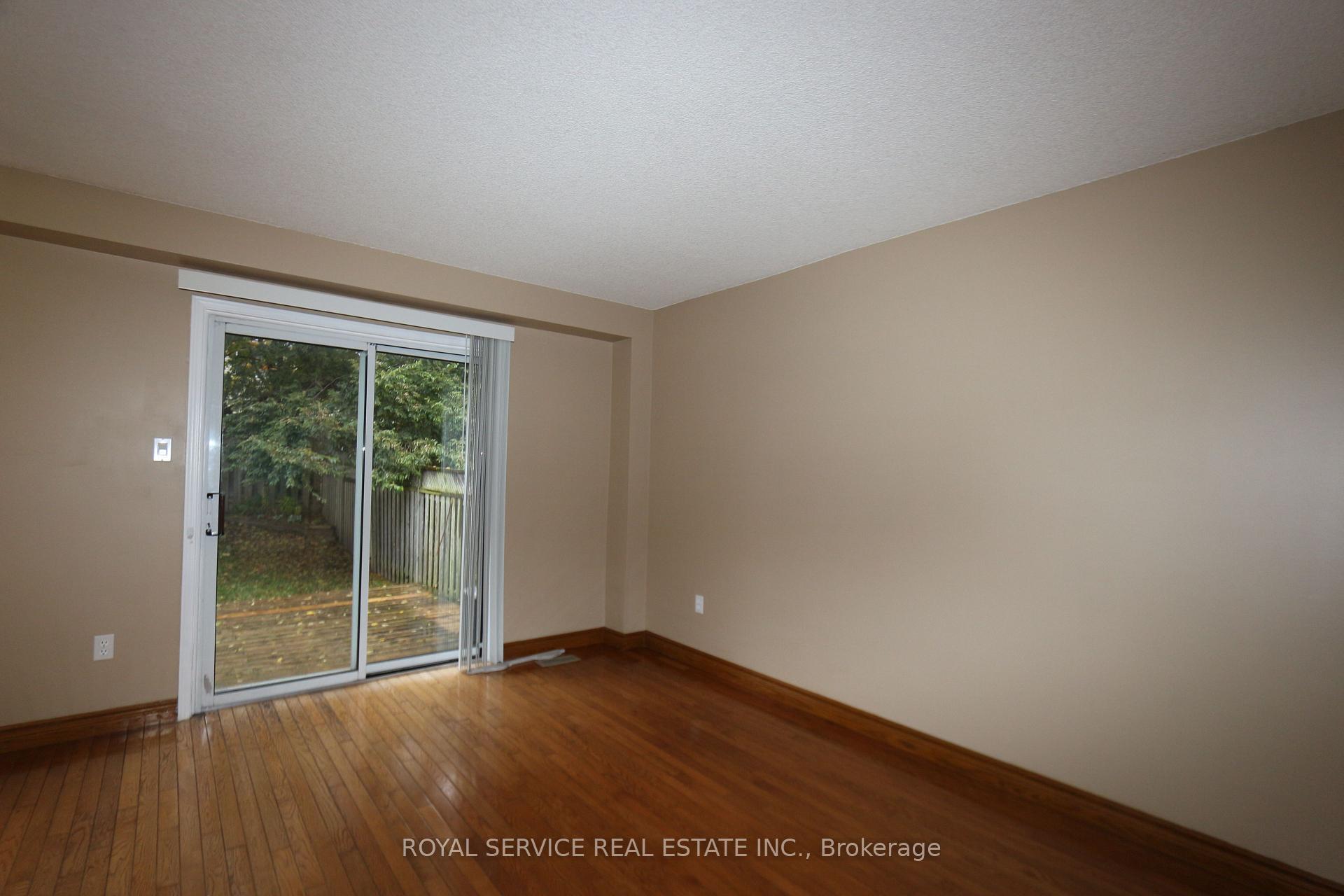 Photo 6 of 35 Landerville Lane, Clarington, Bowmanville — HOMEH