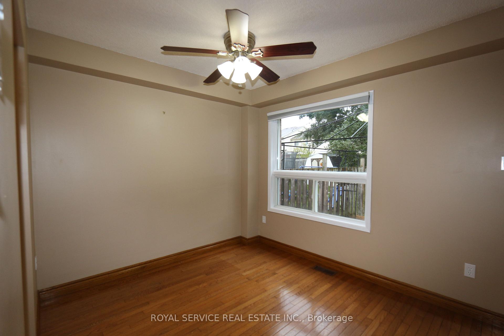 Photo 9 of 35 Landerville Lane, Clarington, Bowmanville — HOMEH