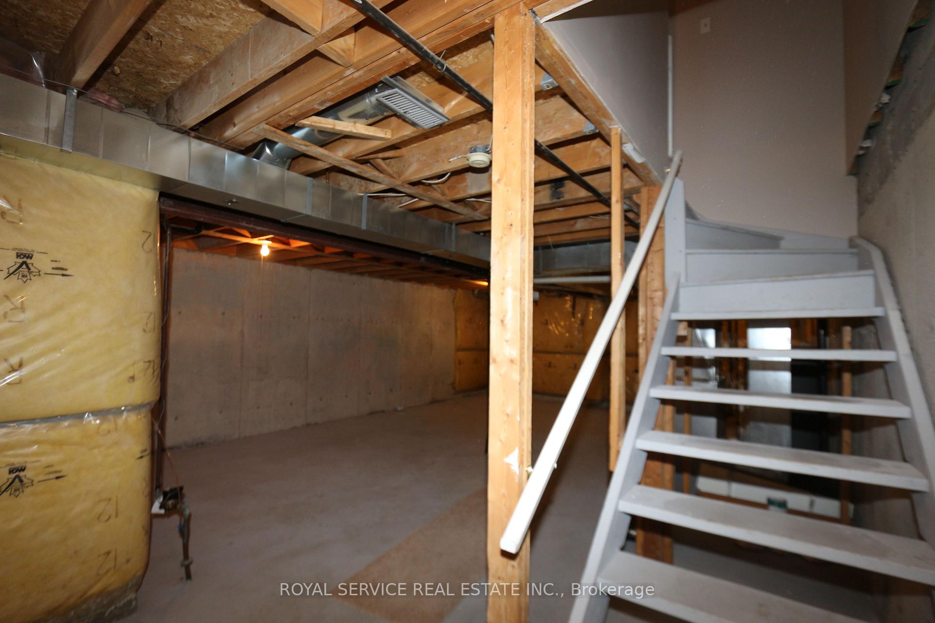 Photo 24 of 35 Landerville Lane, Clarington, Bowmanville — HOMEH