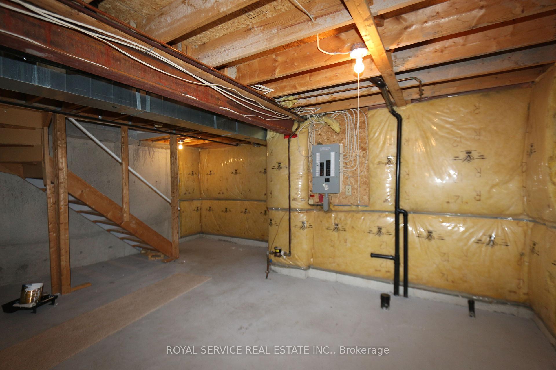 Photo 26 of 35 Landerville Lane, Clarington, Bowmanville — HOMEH
