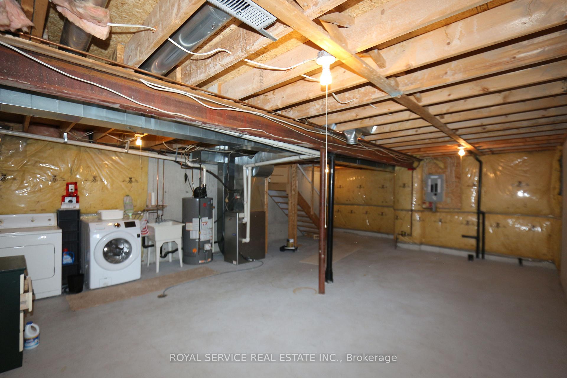 Photo 28 of 35 Landerville Lane, Clarington, Bowmanville — HOMEH