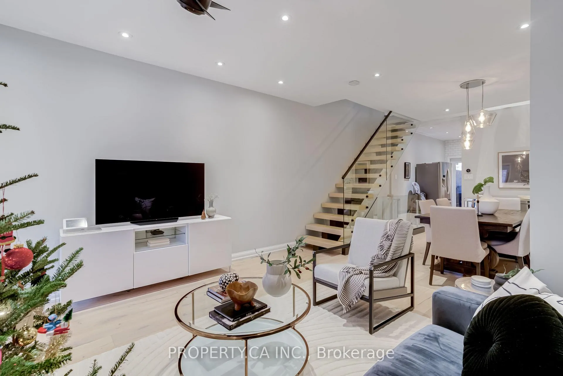 Photo 4 of 261 Ashdale Avenue, Toronto, Greenwood-Coxwell — HOMEH