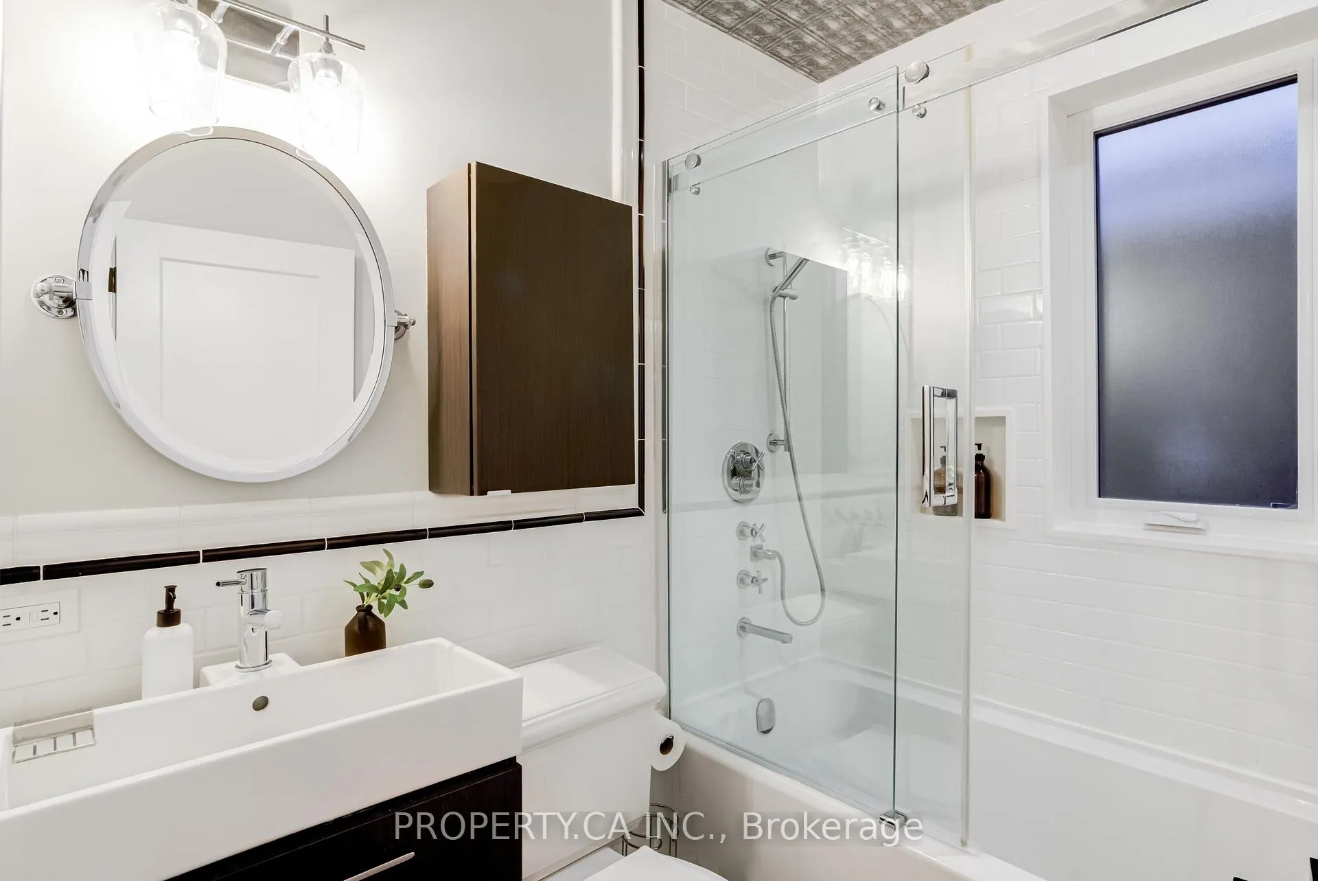 Photo 23 of 261 Ashdale Avenue, Toronto, Greenwood-Coxwell — HOMEH