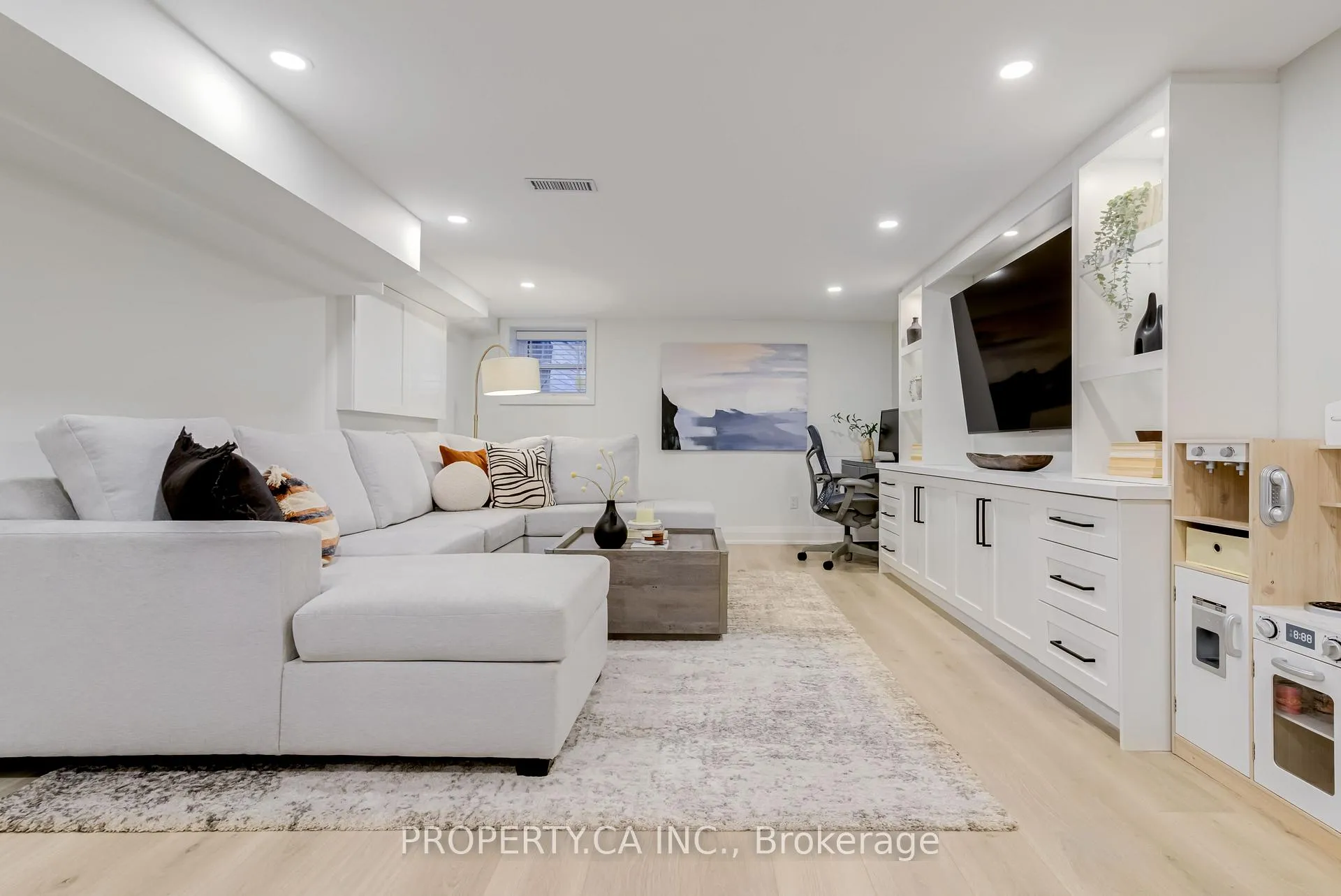 Photo 24 of 261 Ashdale Avenue, Toronto, Greenwood-Coxwell — HOMEH