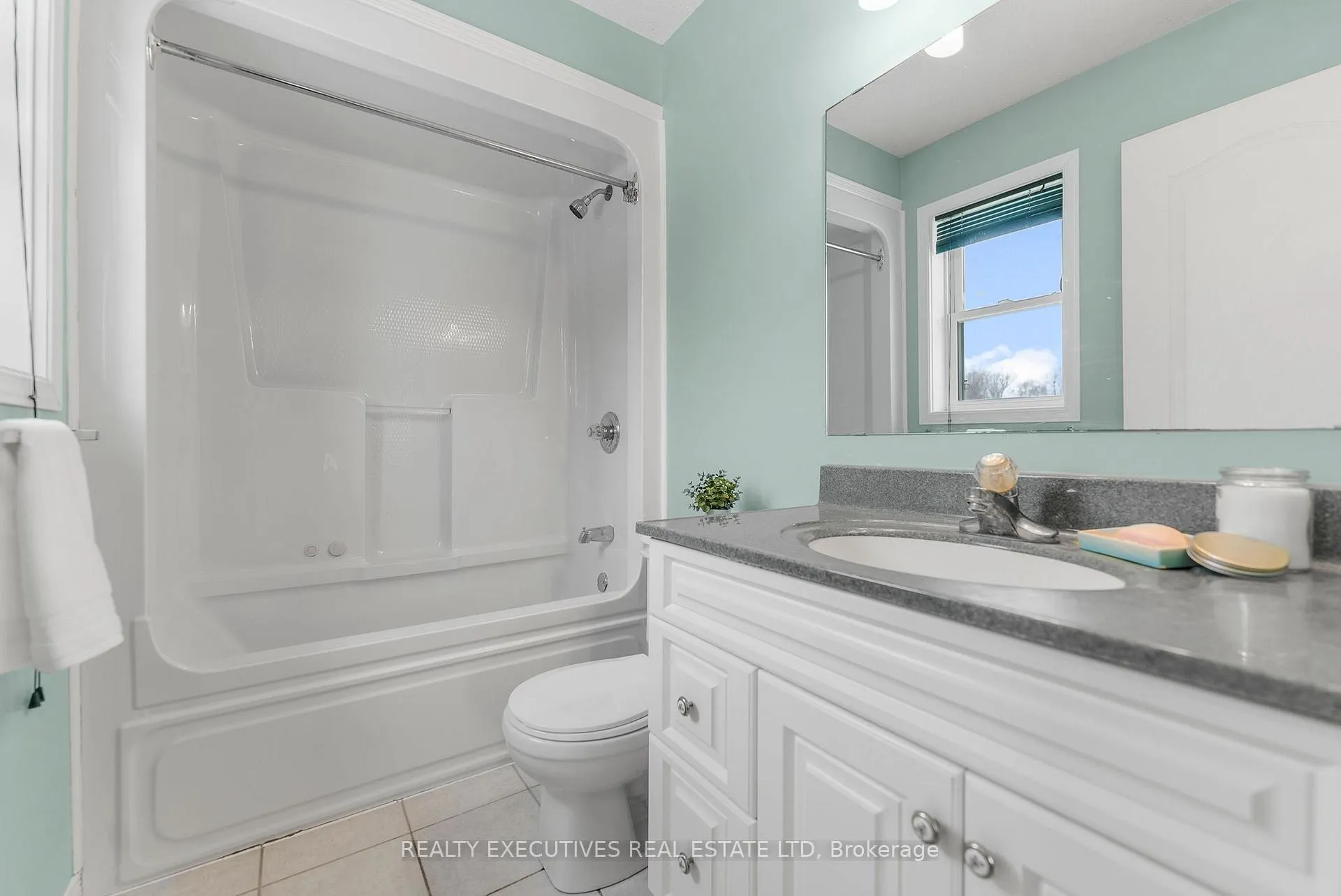 Photo 13 of 7854 Morningside Avenue, Ottawa, Vernon — HOMEH