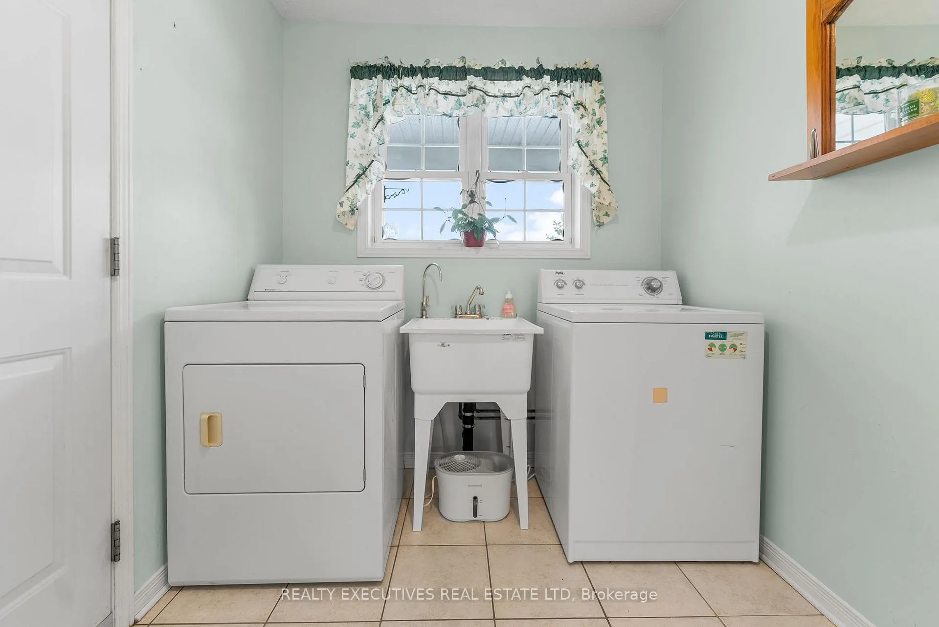 Photo 19 of 7854 Morningside Avenue, Ottawa, Vernon — HOMEH