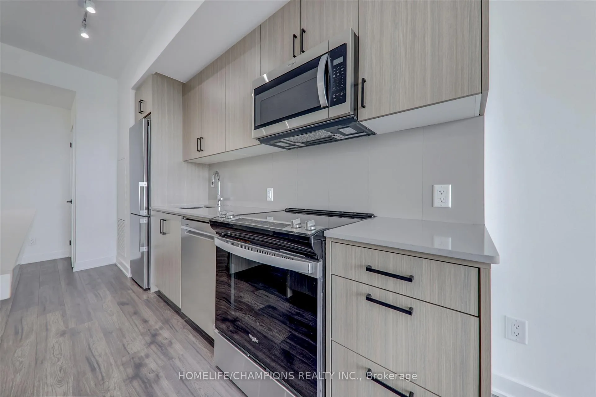 Photo 13 of Unit 602, 681 Yonge Street, Barrie, Painswick South — HOMEH