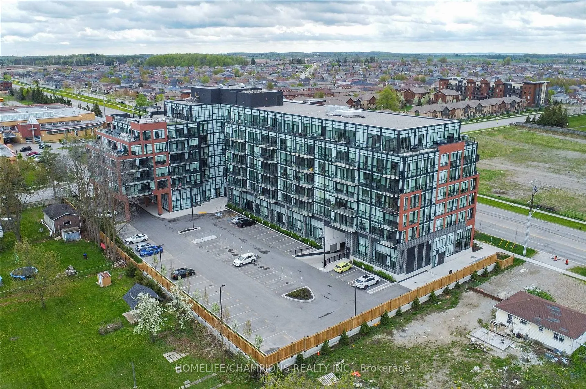 Photo 33 of Unit 602, 681 Yonge Street, Barrie, Painswick South — HOMEH