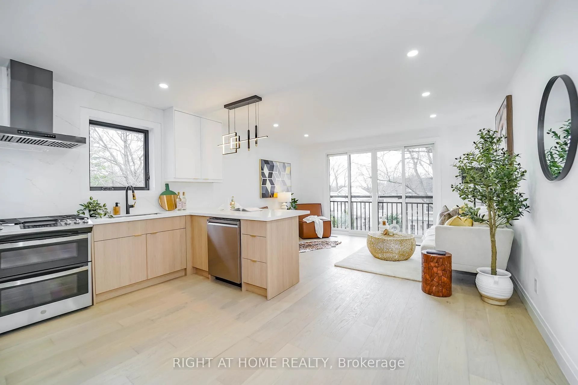 Photo 9 of 127 Duvernet Avenue, Toronto, East End-Danforth — HOMEH