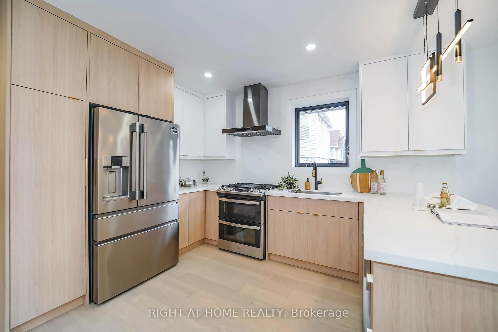 Photo 10 of 127 Duvernet Avenue, Toronto, East End-Danforth — HOMEH