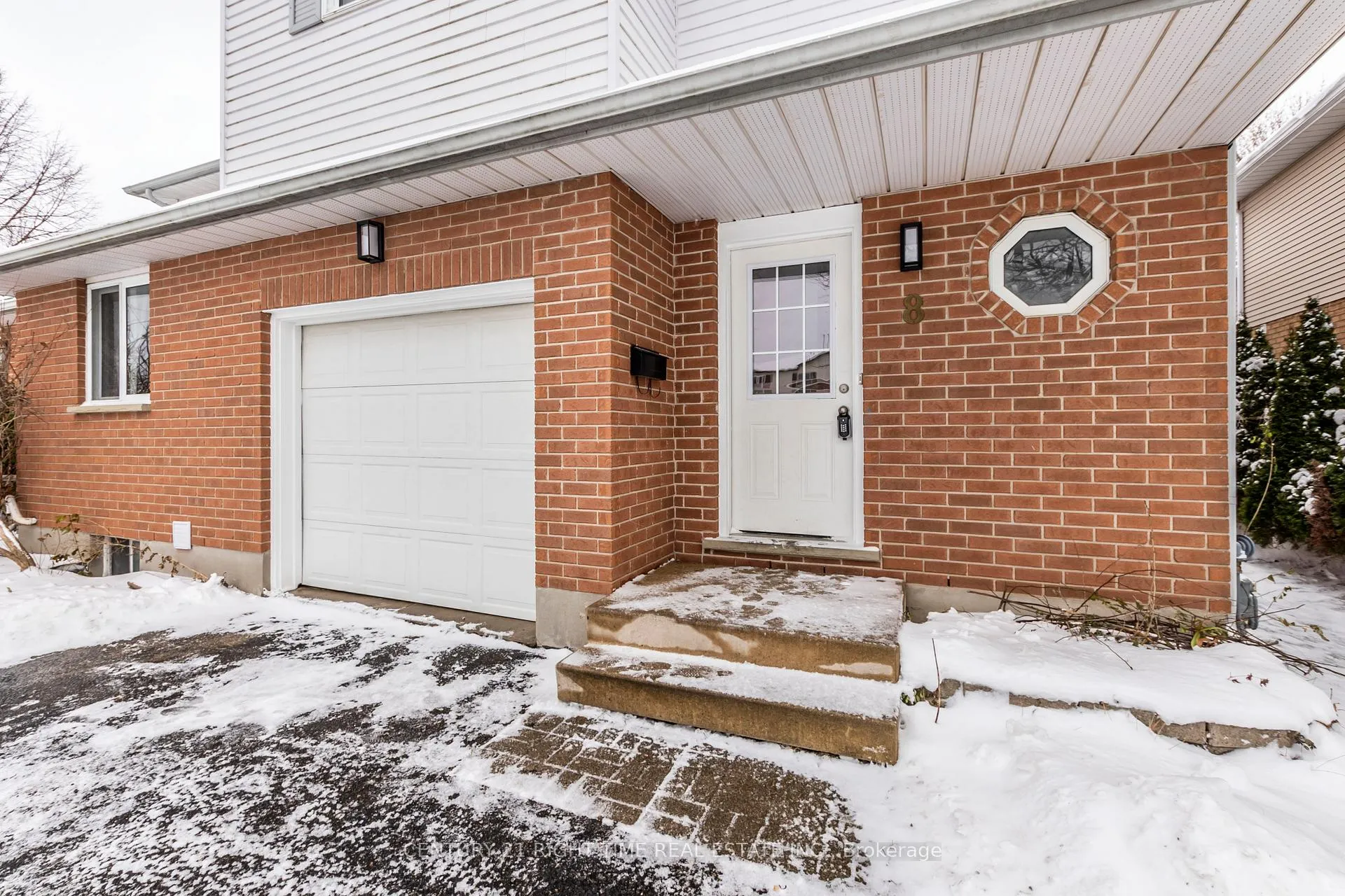 Photo 4 of 8 Tamvale Crescent, Kitchener — HOMEH