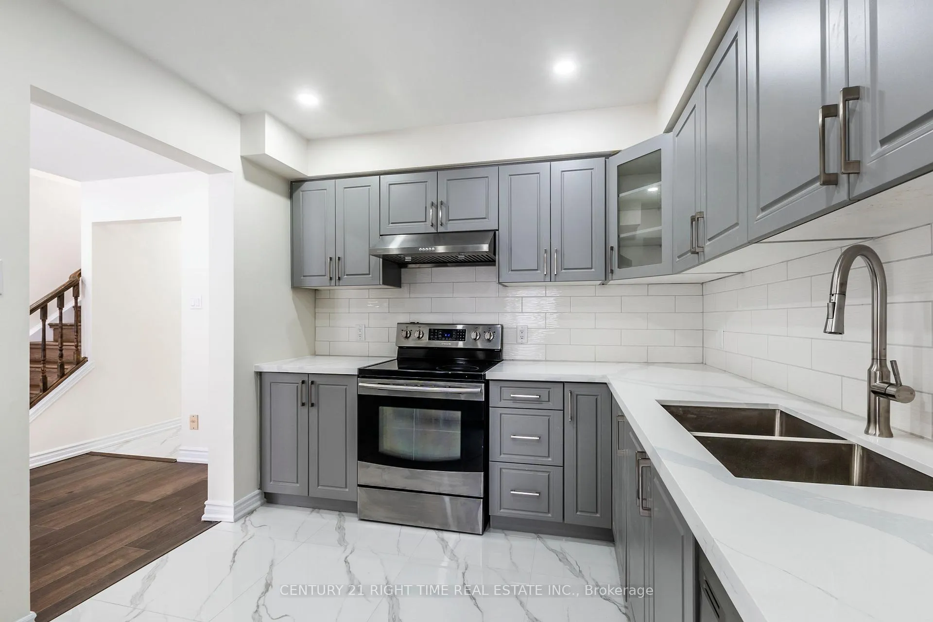 Photo 13 of 8 Tamvale Crescent, Kitchener — HOMEH