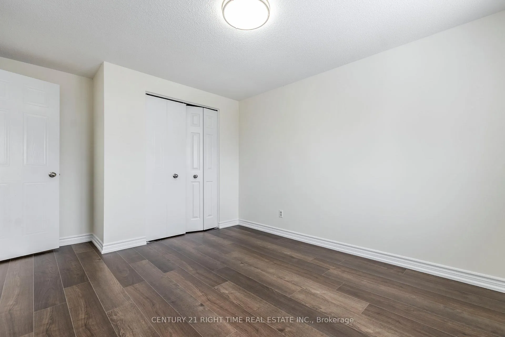 Photo 23 of 8 Tamvale Crescent, Kitchener — HOMEH