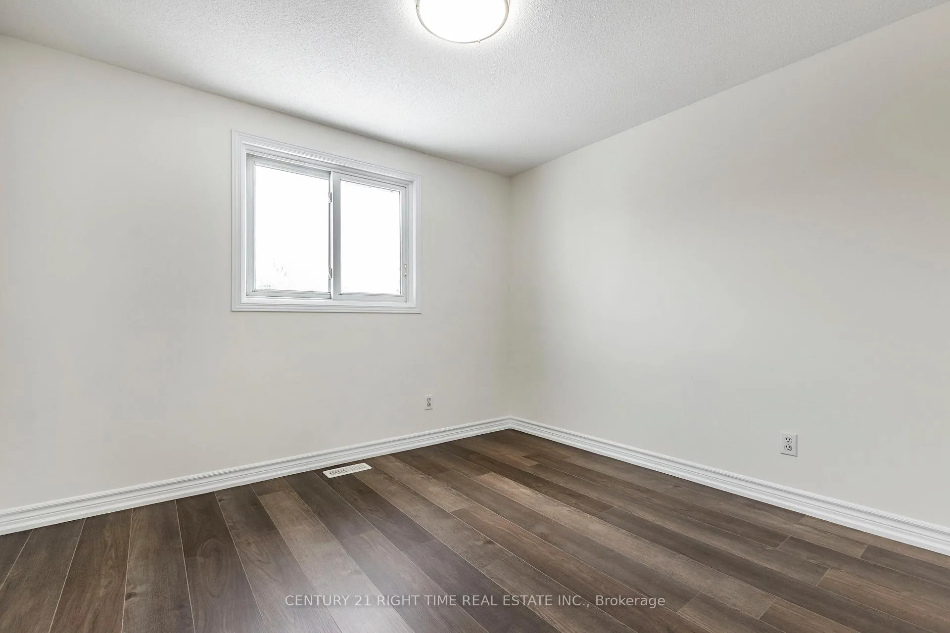 Photo 24 of 8 Tamvale Crescent, Kitchener — HOMEH