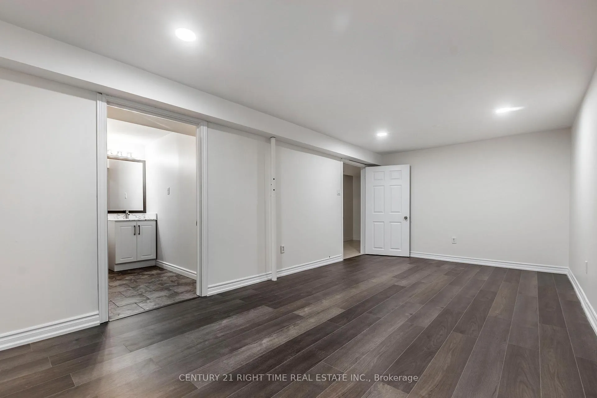 Photo 31 of 8 Tamvale Crescent, Kitchener — HOMEH