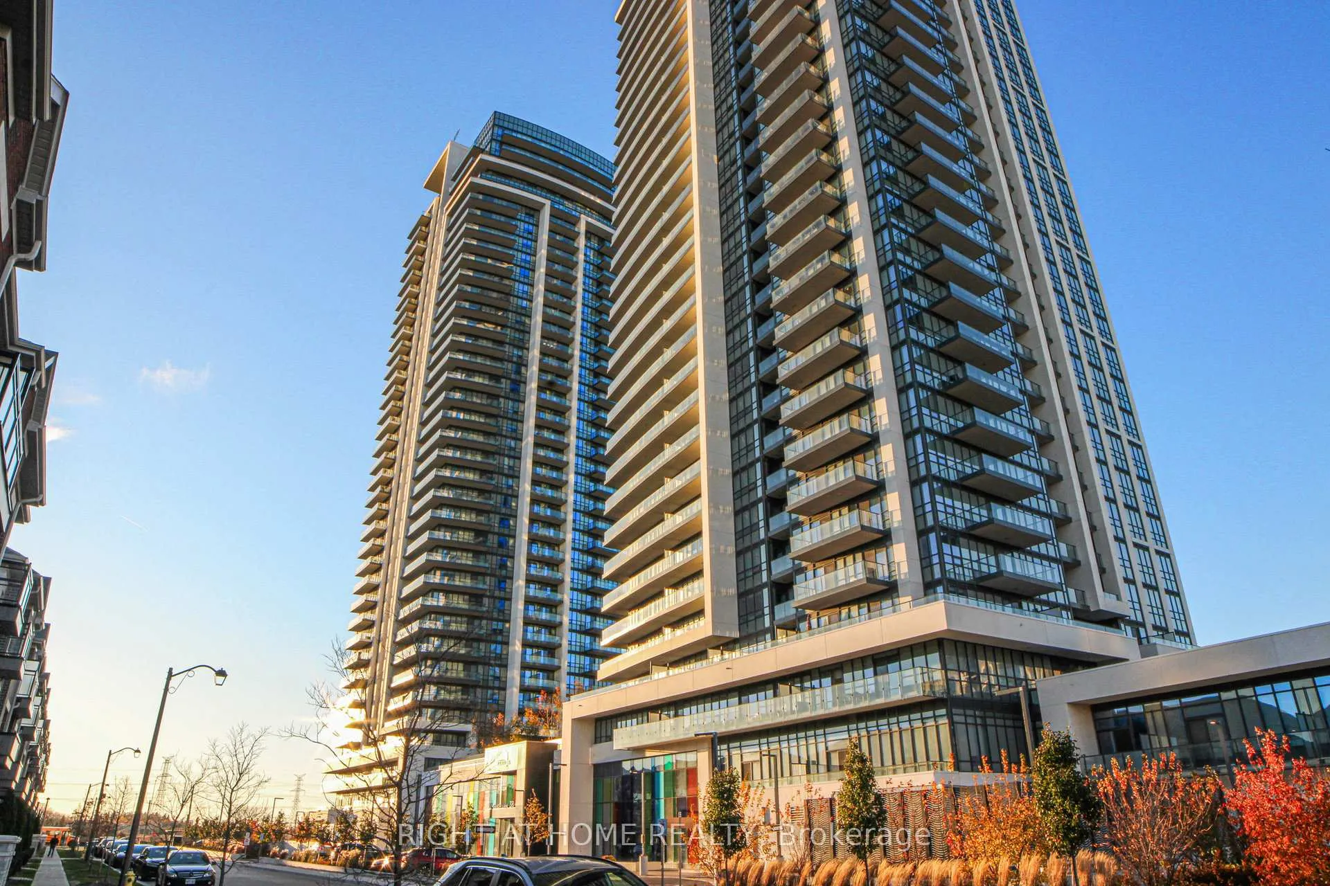 Photo 2 of Unit 1011, 12 Gandhi Lane, Markham, Commerce Valley — HOMEH