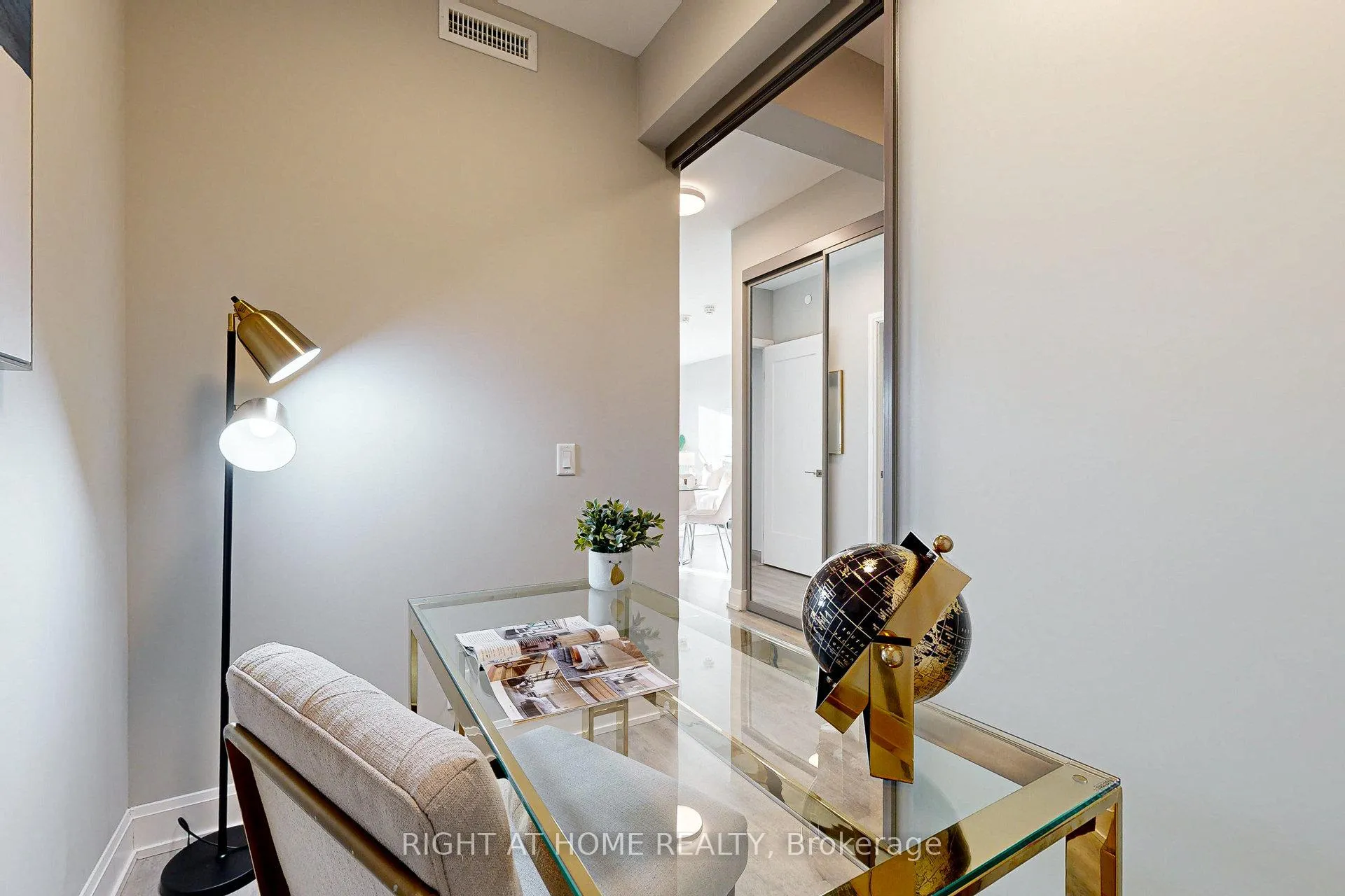 Photo 9 of Unit 1011, 12 Gandhi Lane, Markham, Commerce Valley — HOMEH