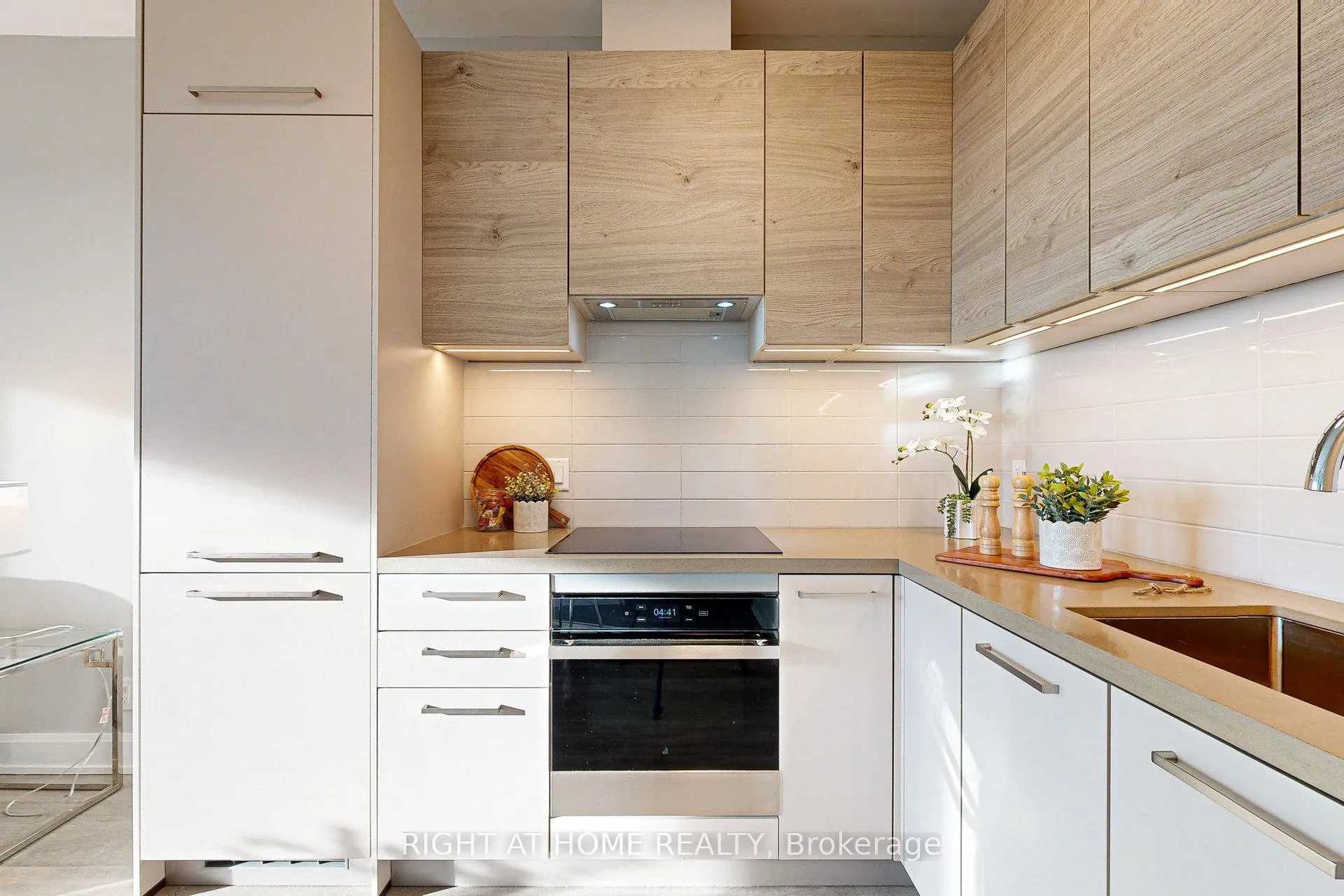 Photo 13 of Unit 1011, 12 Gandhi Lane, Markham, Commerce Valley — HOMEH