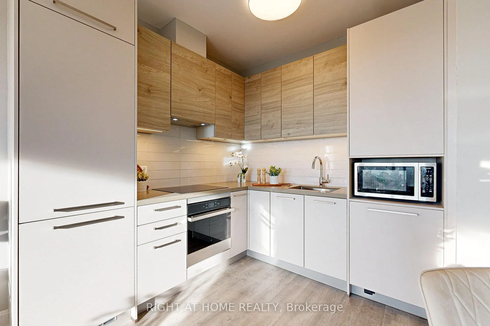 Photo 15 of Unit 1011, 12 Gandhi Lane, Markham, Commerce Valley — HOMEH