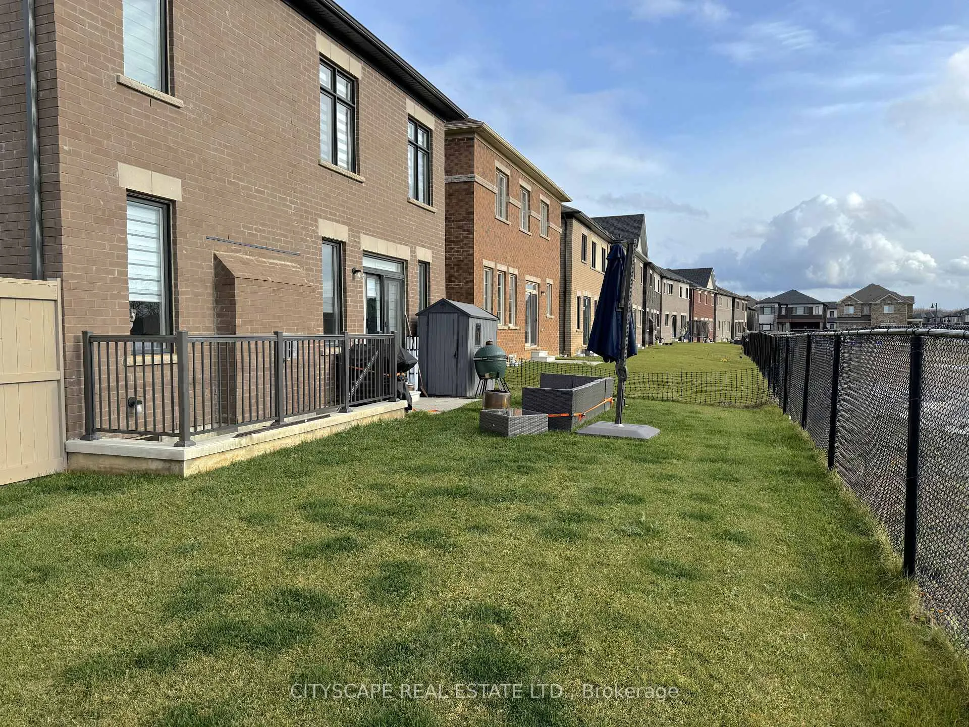 Photo 30 of 4 Pond View Gate, Hamilton, Waterdown — HOMEH