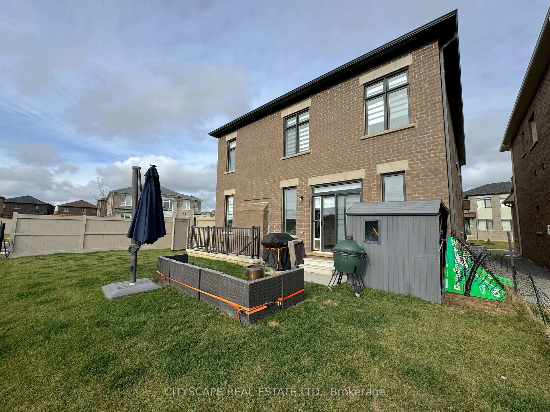 Photo 31 of 4 Pond View Gate, Hamilton, Waterdown — HOMEH