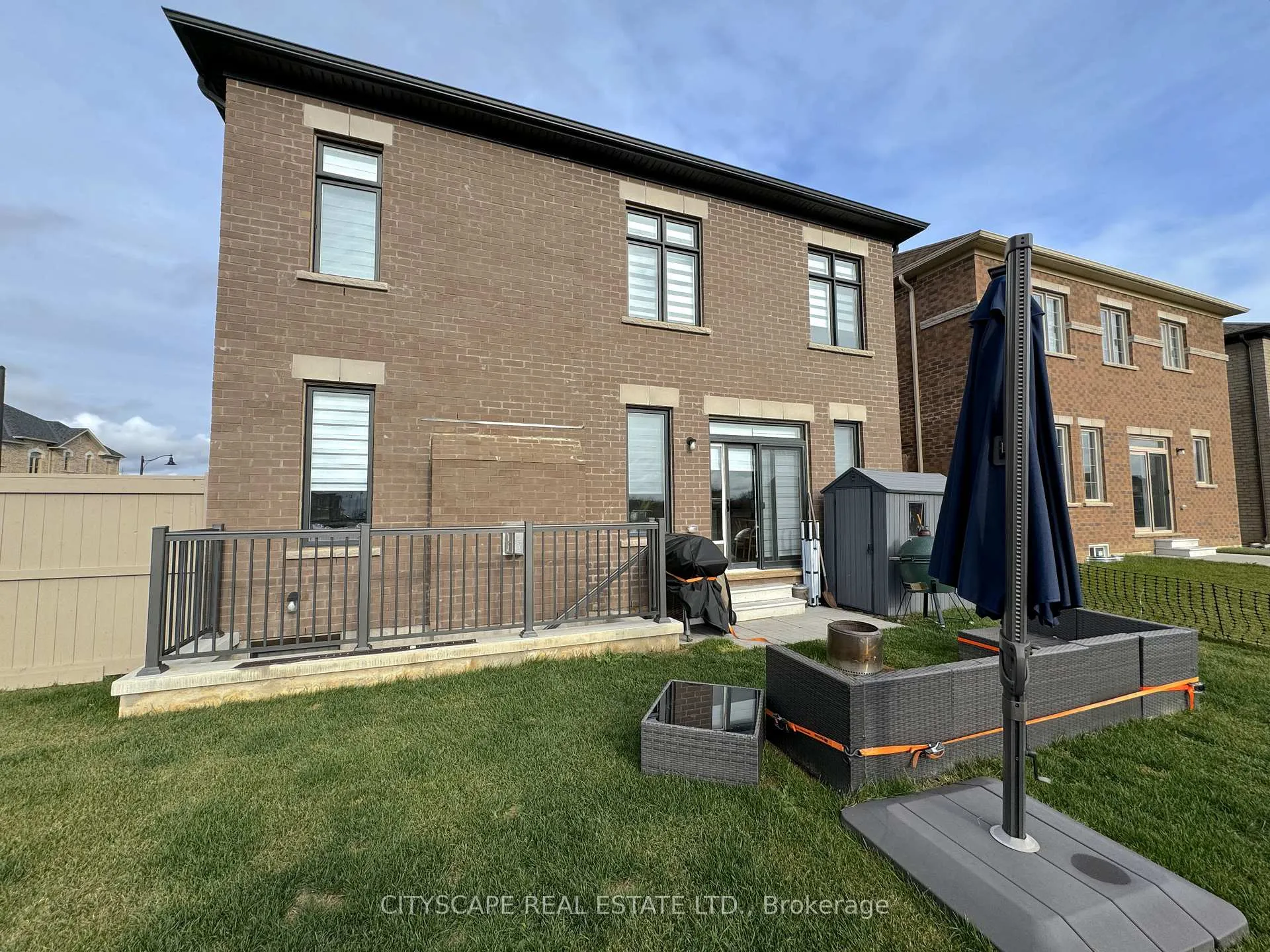 Photo 32 of 4 Pond View Gate, Hamilton, Waterdown — HOMEH