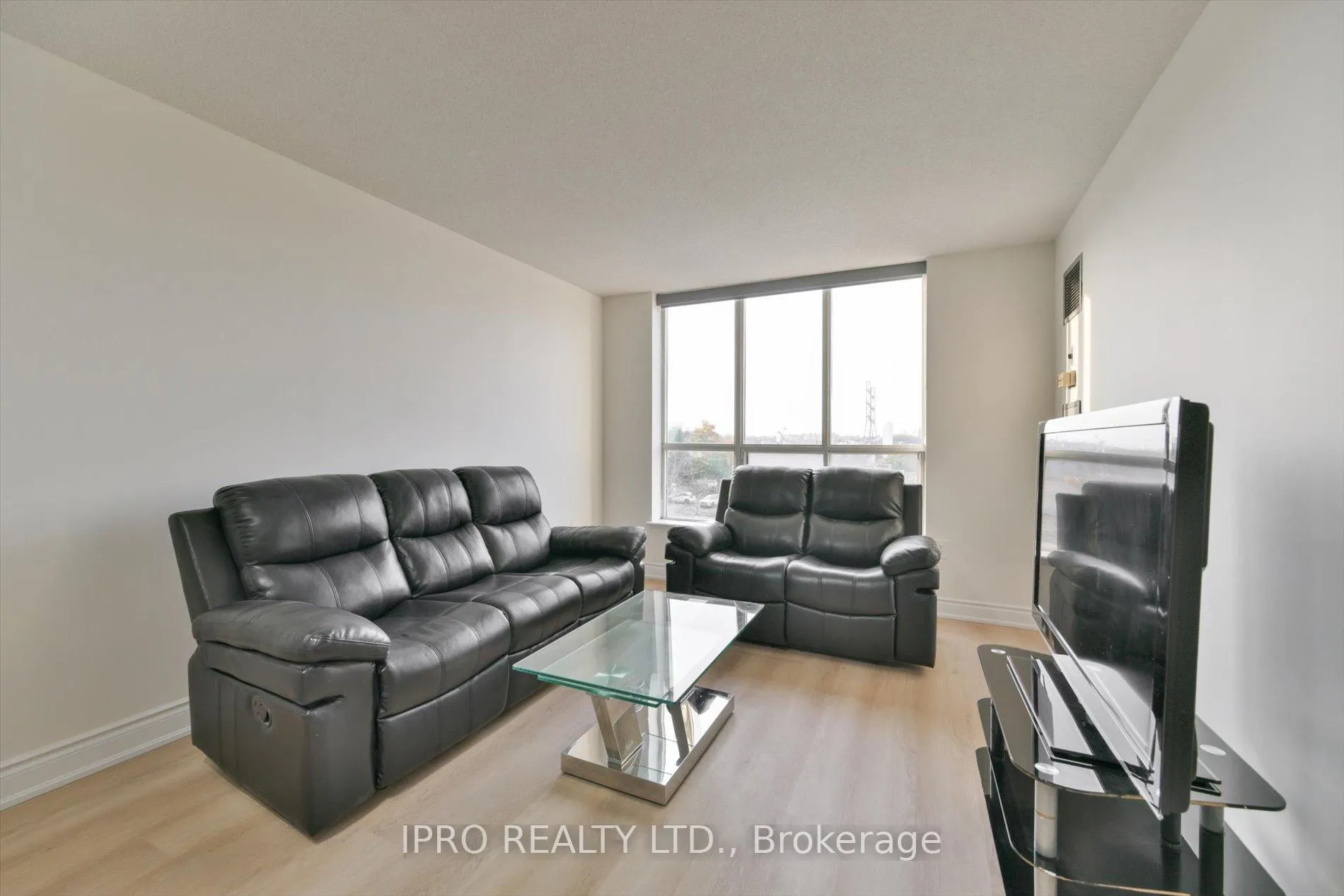 Photo 10 of Unit 308, 21 Overlea Boulevard, Toronto, Thorncliffe Park — HOMEH
