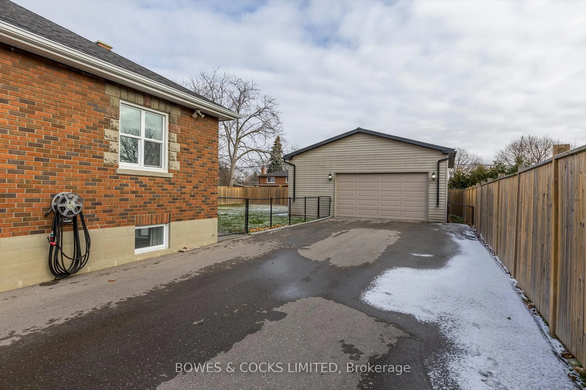 Photo 3 of 187 Wilson Road S, Oshawa, Donevan — HOMEH