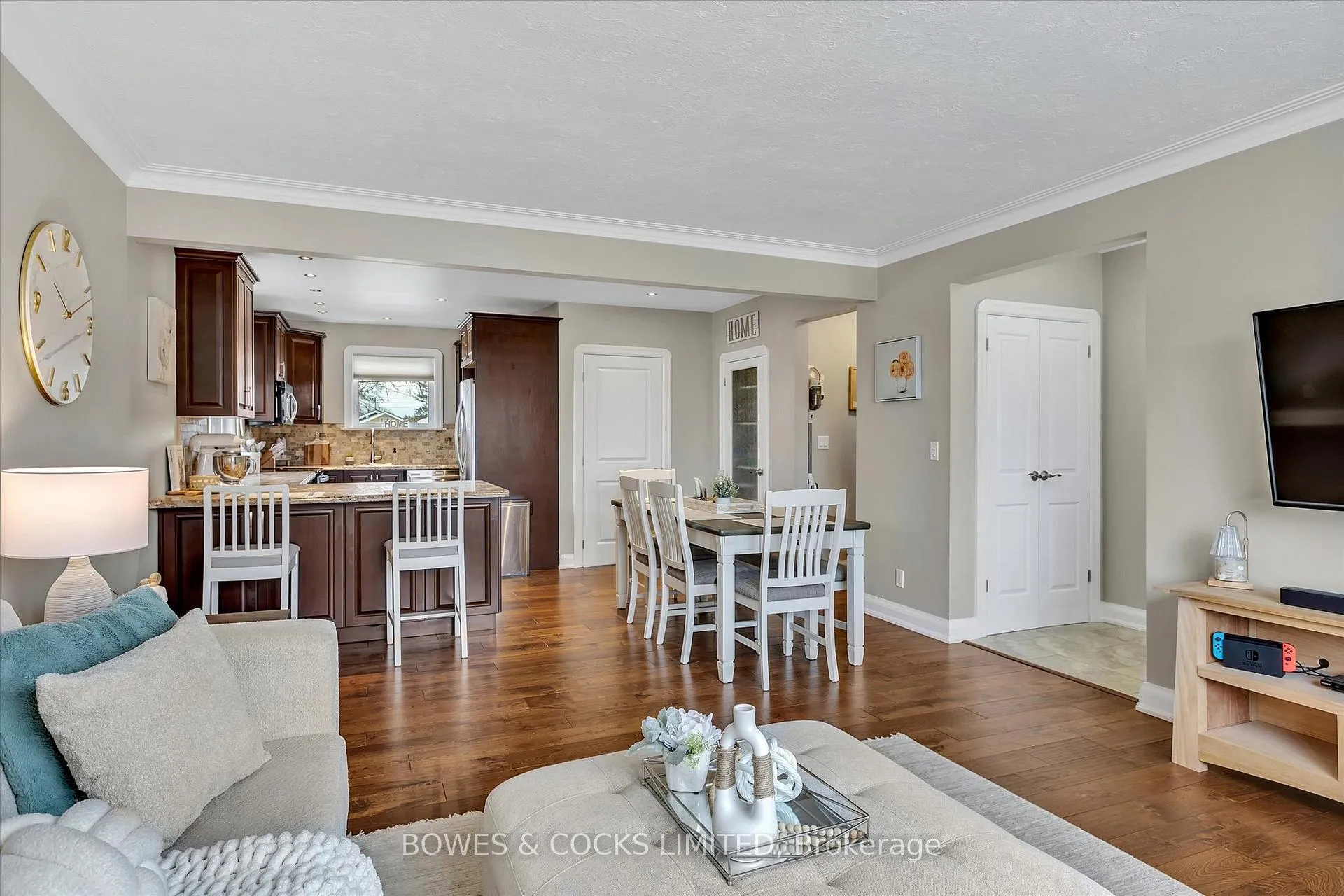 Photo 8 of 187 Wilson Road S, Oshawa, Donevan — HOMEH