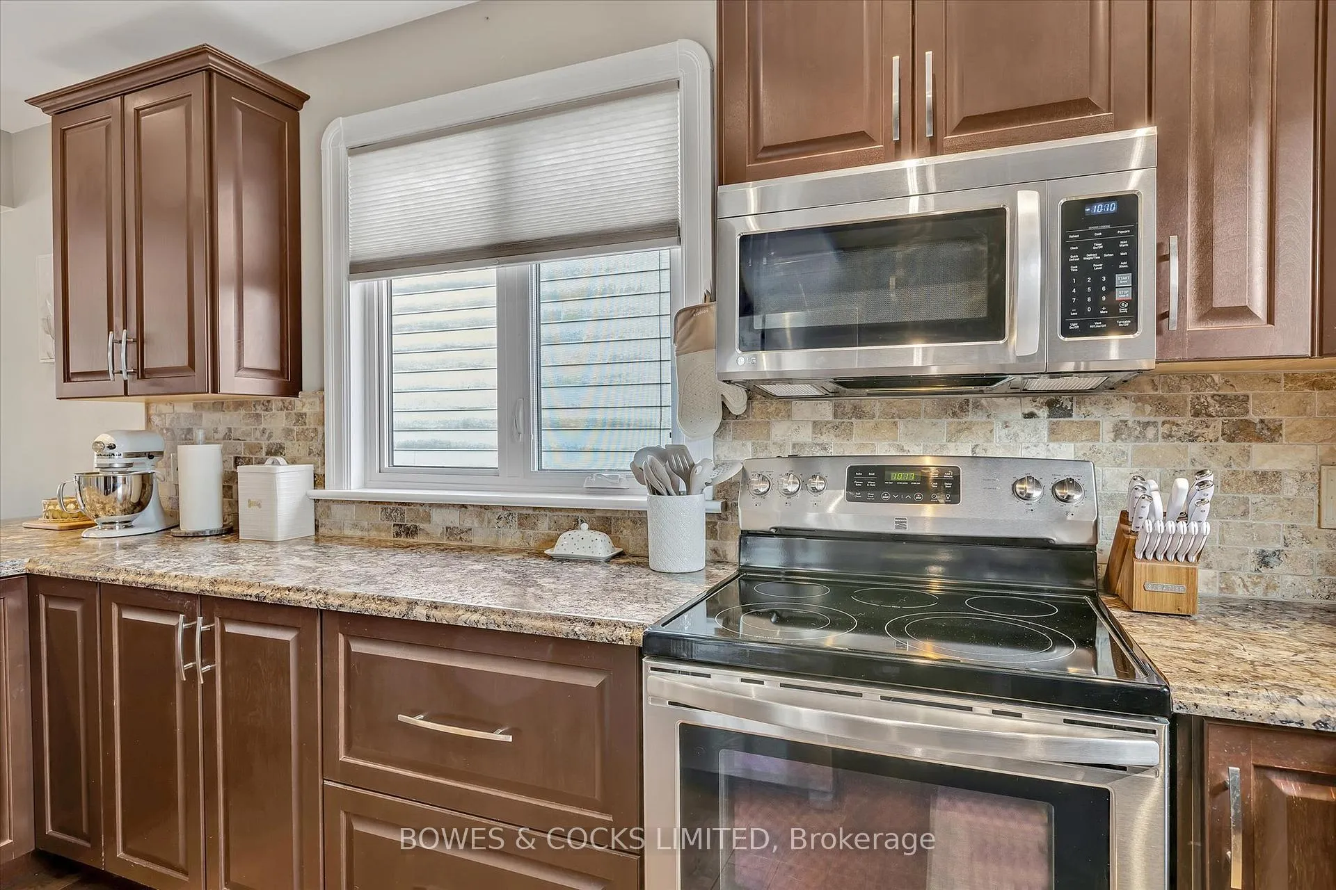 Photo 14 of 187 Wilson Road S, Oshawa, Donevan — HOMEH