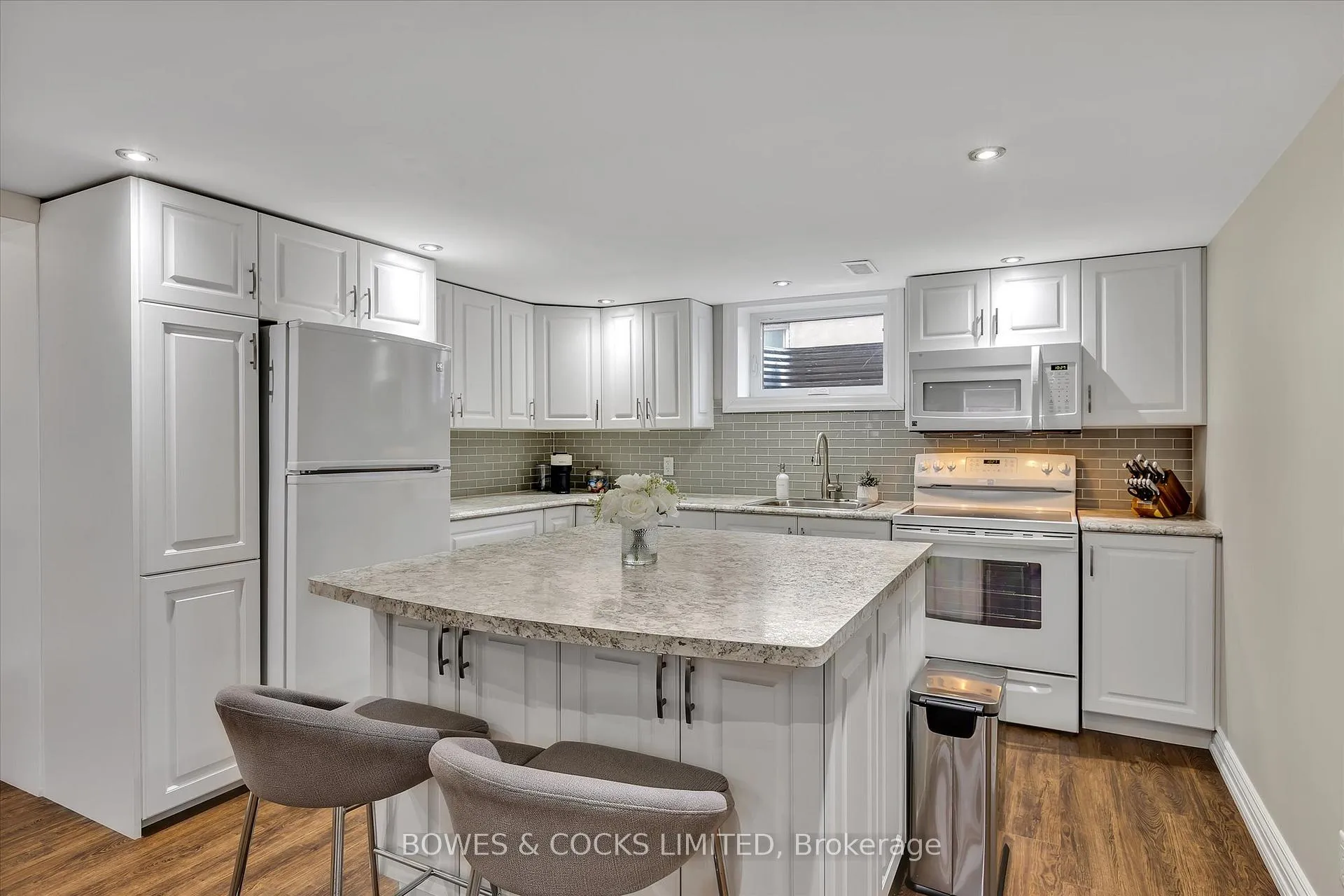 Photo 25 of 187 Wilson Road S, Oshawa, Donevan — HOMEH