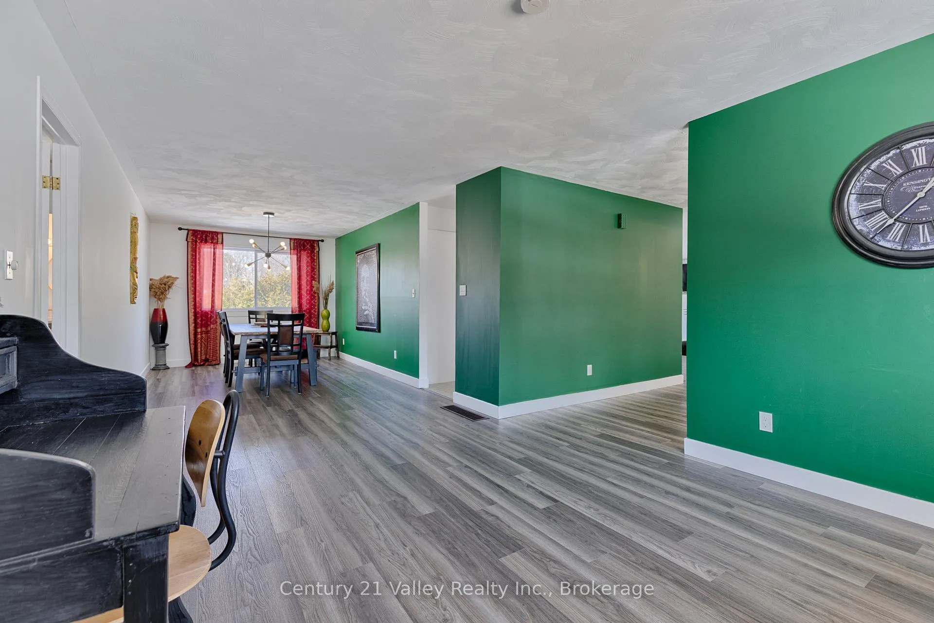 Photo 7 of 690 Pineridge Crescent, Petawawa — HOMEH