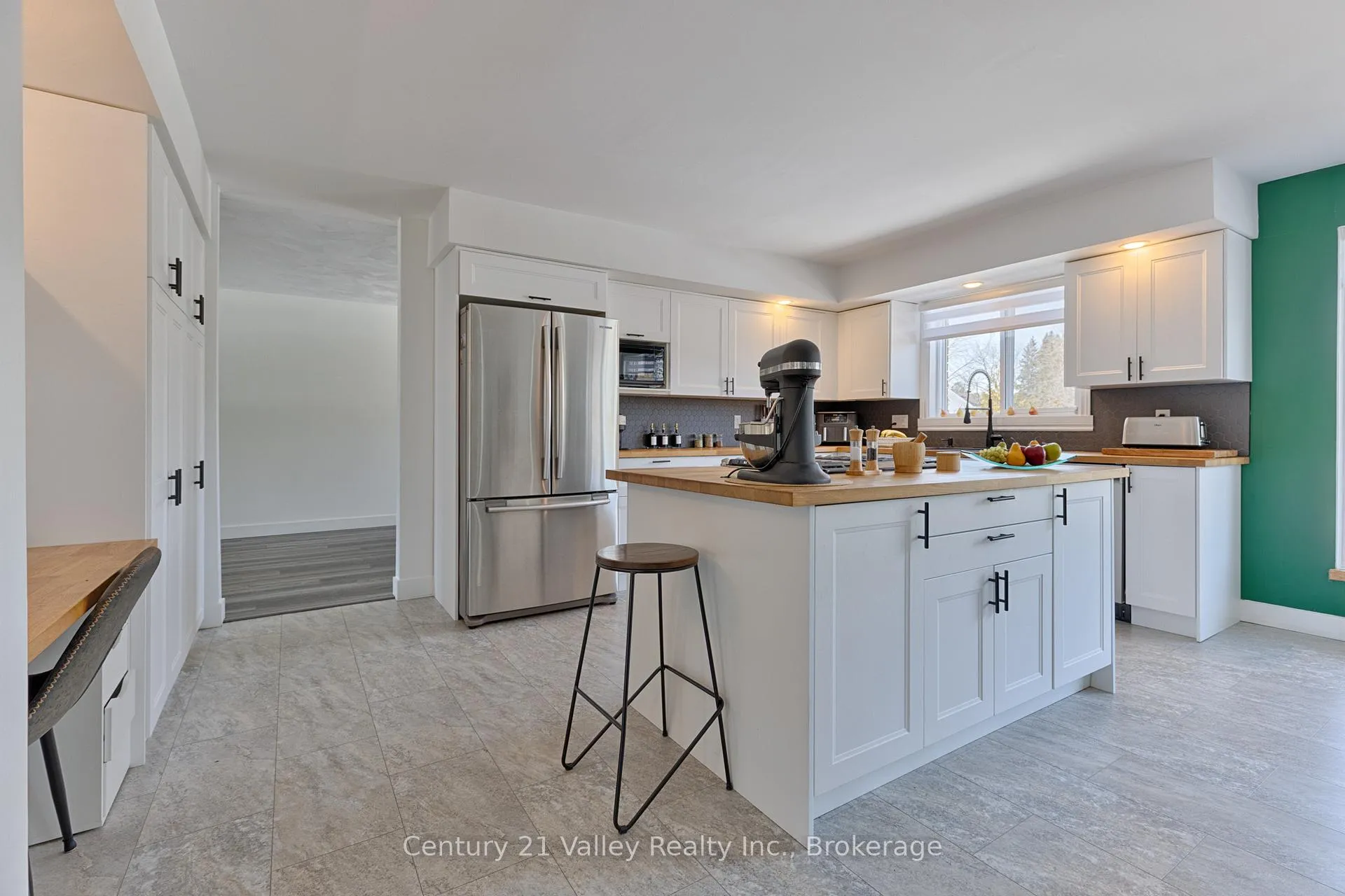 Photo 15 of 690 Pineridge Crescent, Petawawa — HOMEH