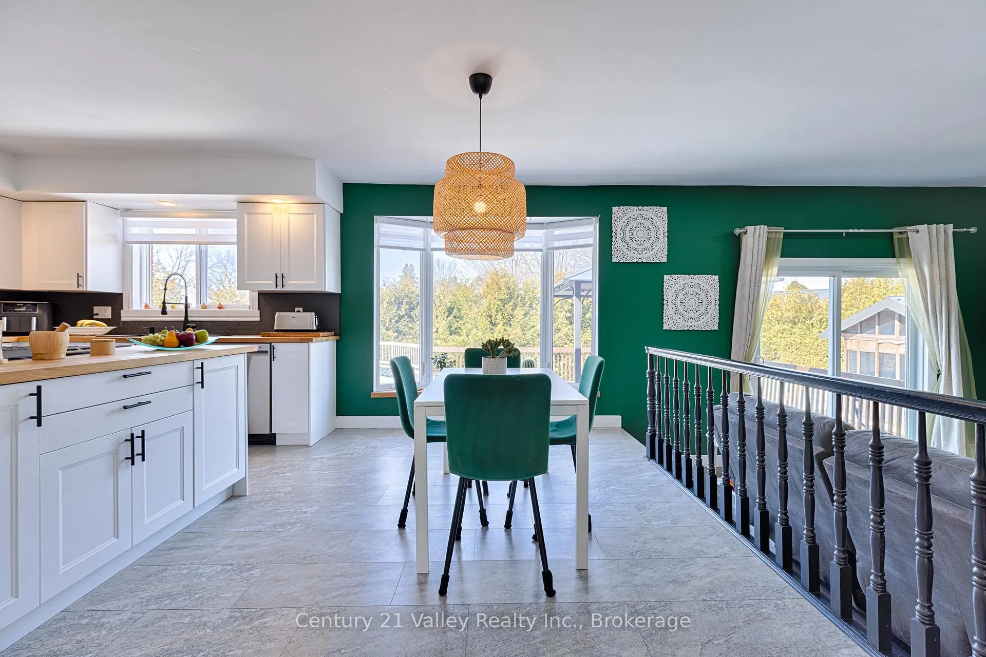Photo 17 of 690 Pineridge Crescent, Petawawa — HOMEH