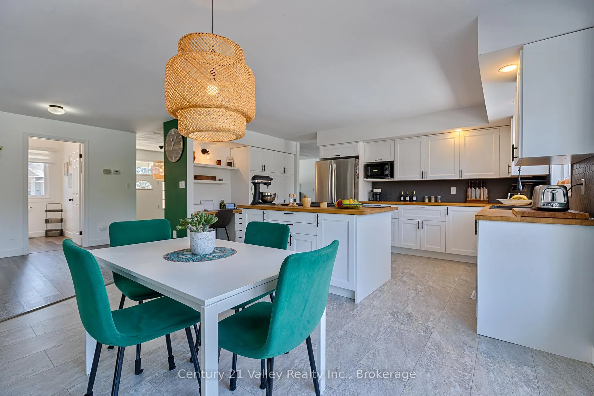 Photo 18 of 690 Pineridge Crescent, Petawawa — HOMEH