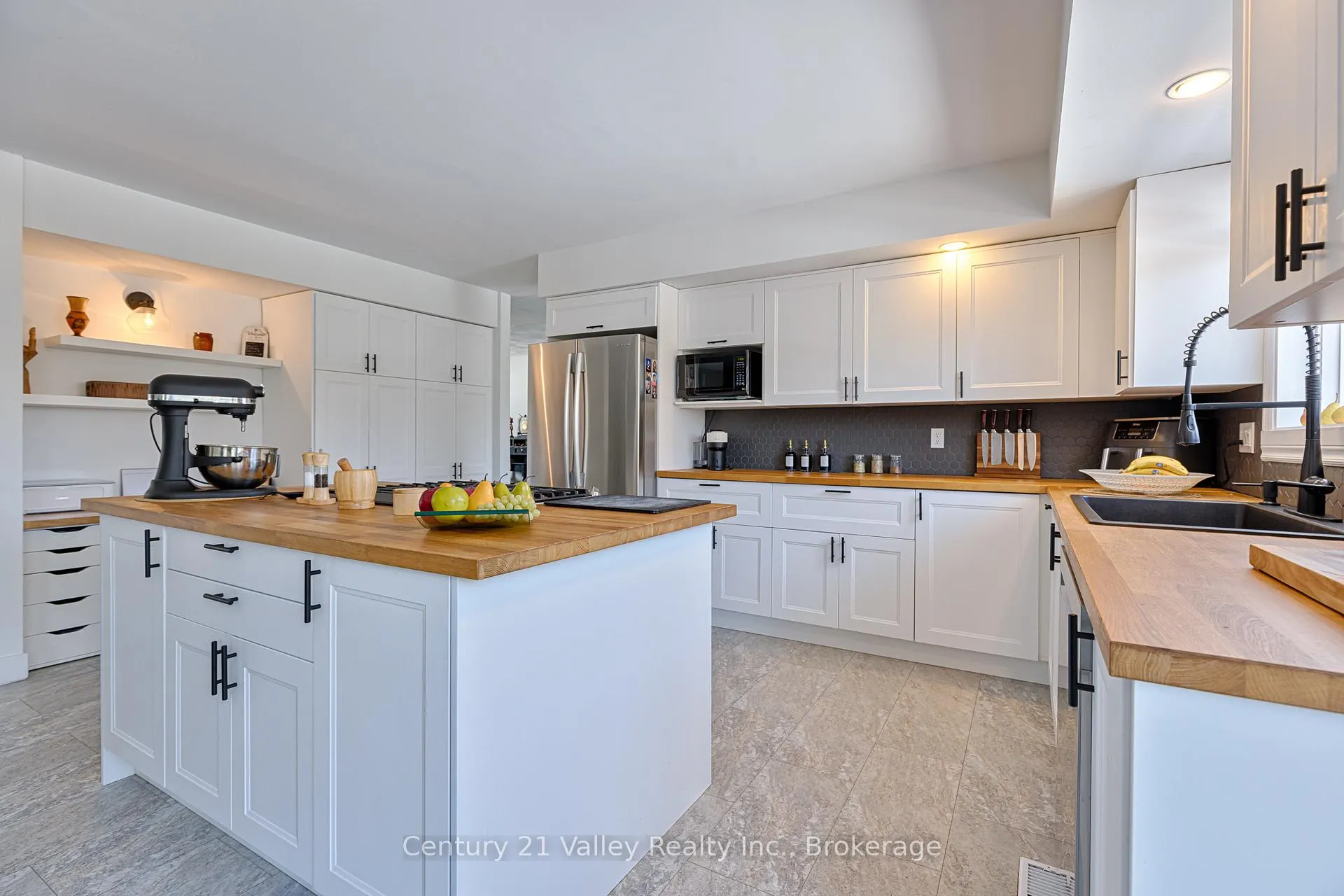 Photo 19 of 690 Pineridge Crescent, Petawawa — HOMEH
