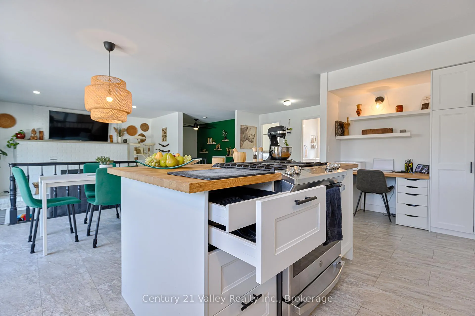 Photo 21 of 690 Pineridge Crescent, Petawawa — HOMEH