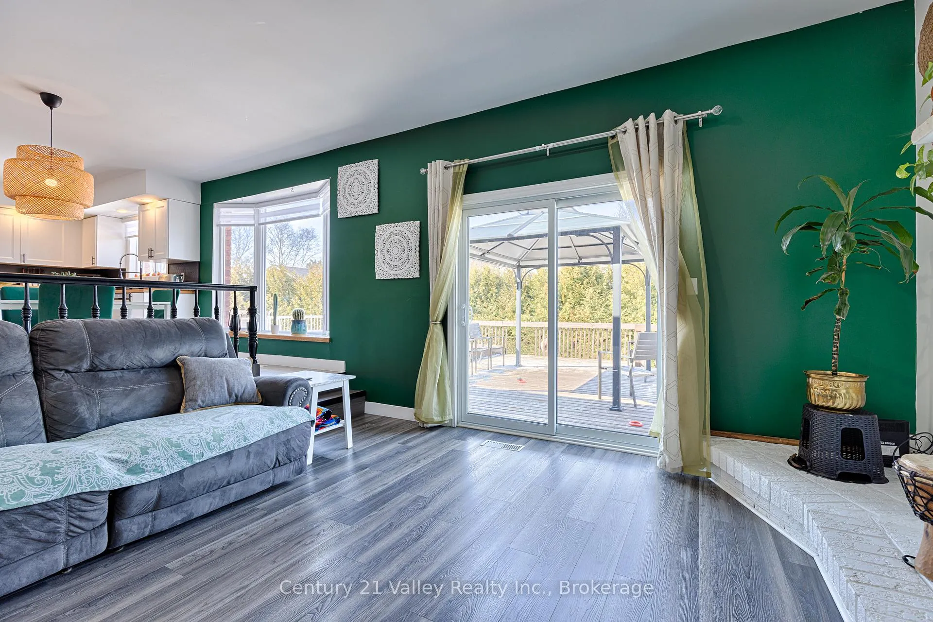 Photo 24 of 690 Pineridge Crescent, Petawawa — HOMEH