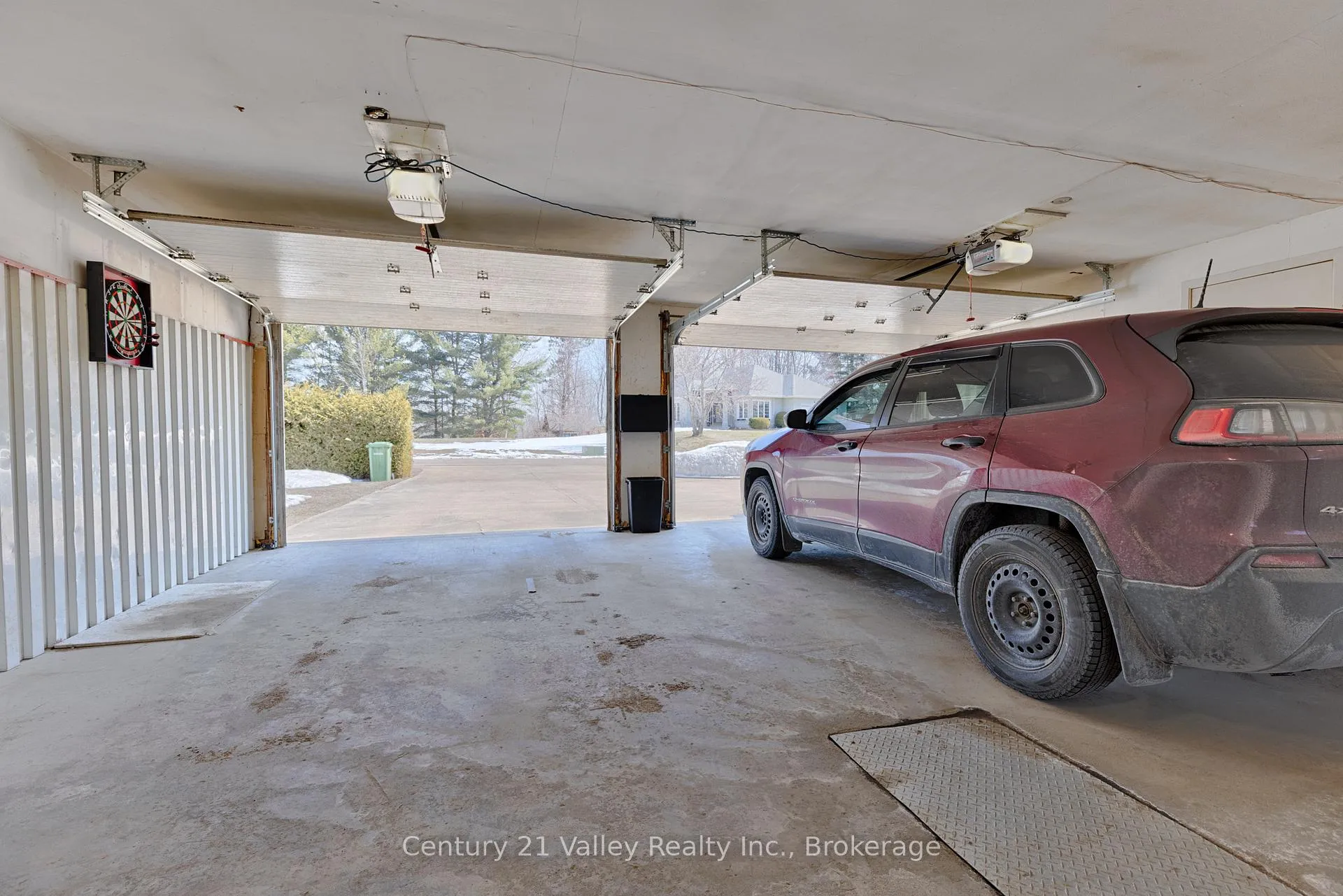 Photo 35 of 690 Pineridge Crescent, Petawawa — HOMEH