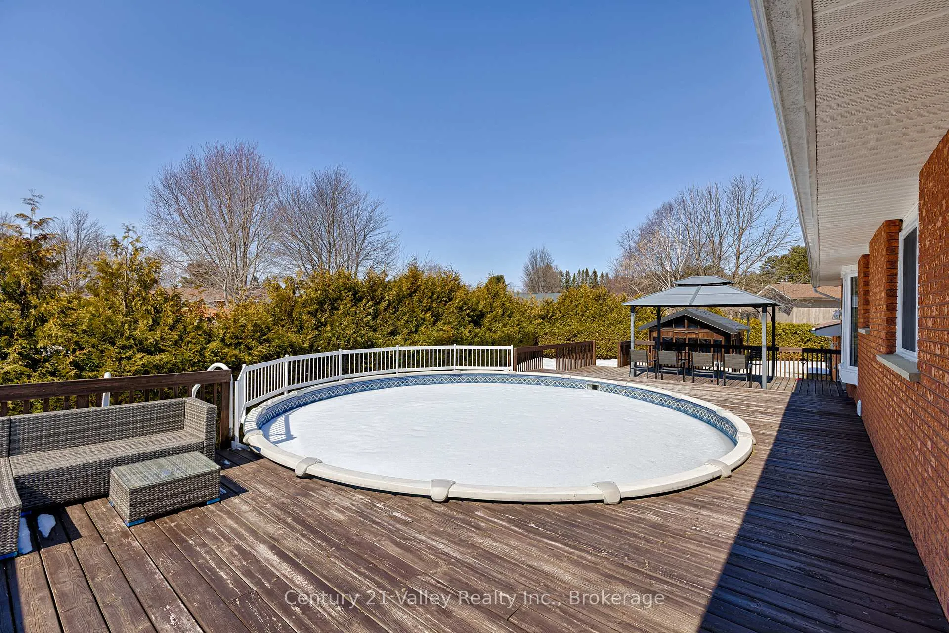 Photo 38 of 690 Pineridge Crescent, Petawawa — HOMEH