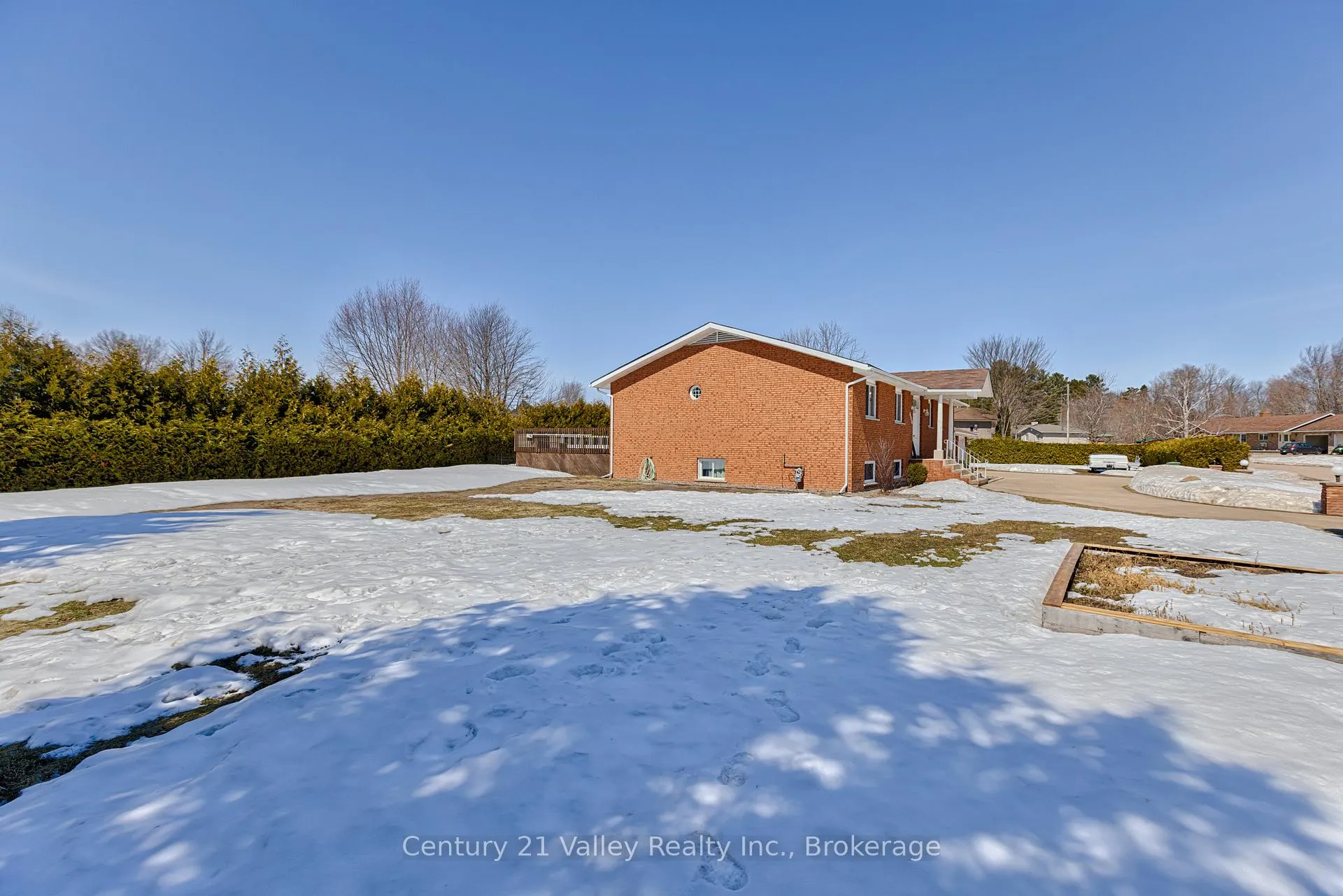 Photo 42 of 690 Pineridge Crescent, Petawawa — HOMEH