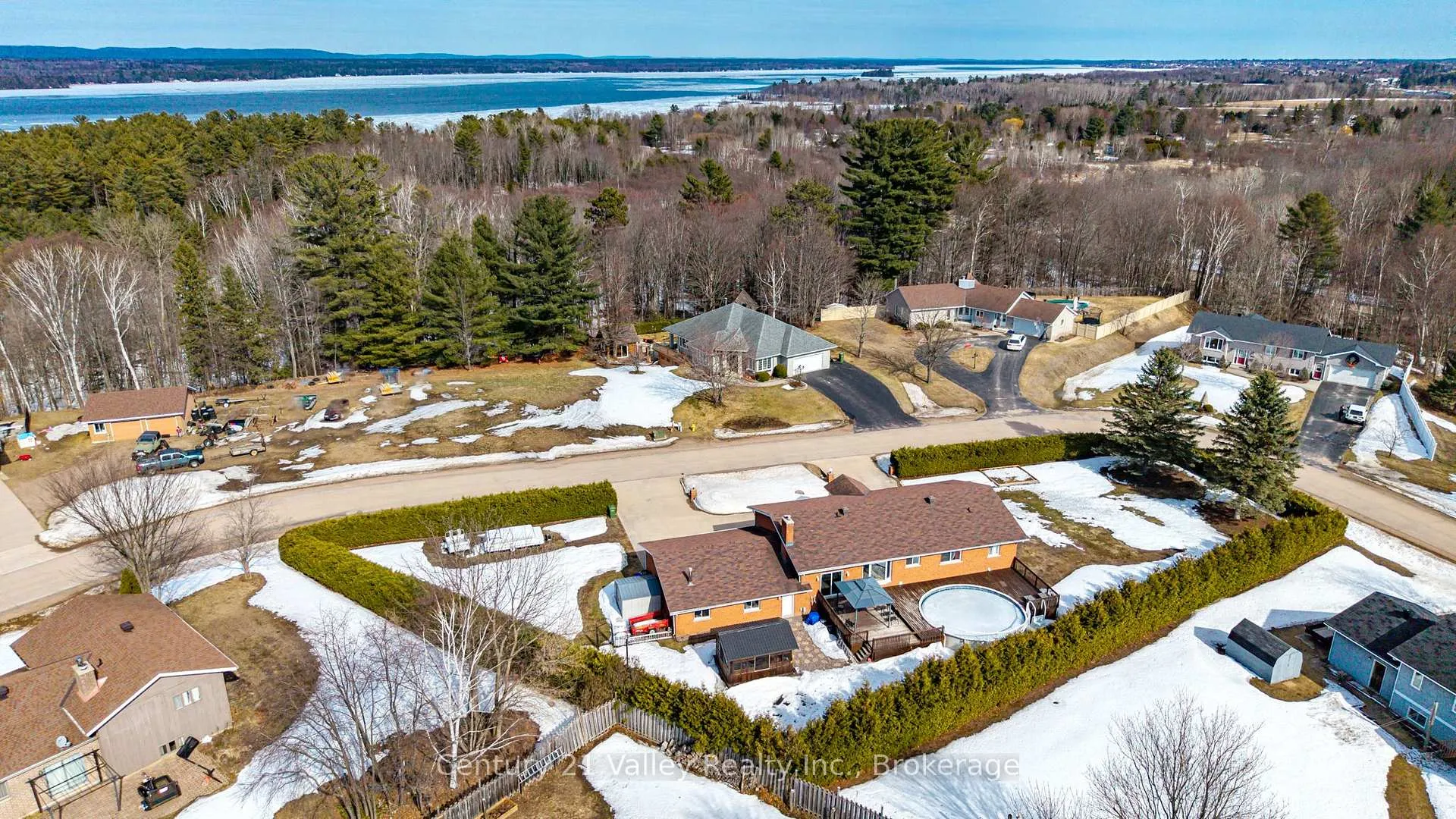 Photo 45 of 690 Pineridge Crescent, Petawawa — HOMEH